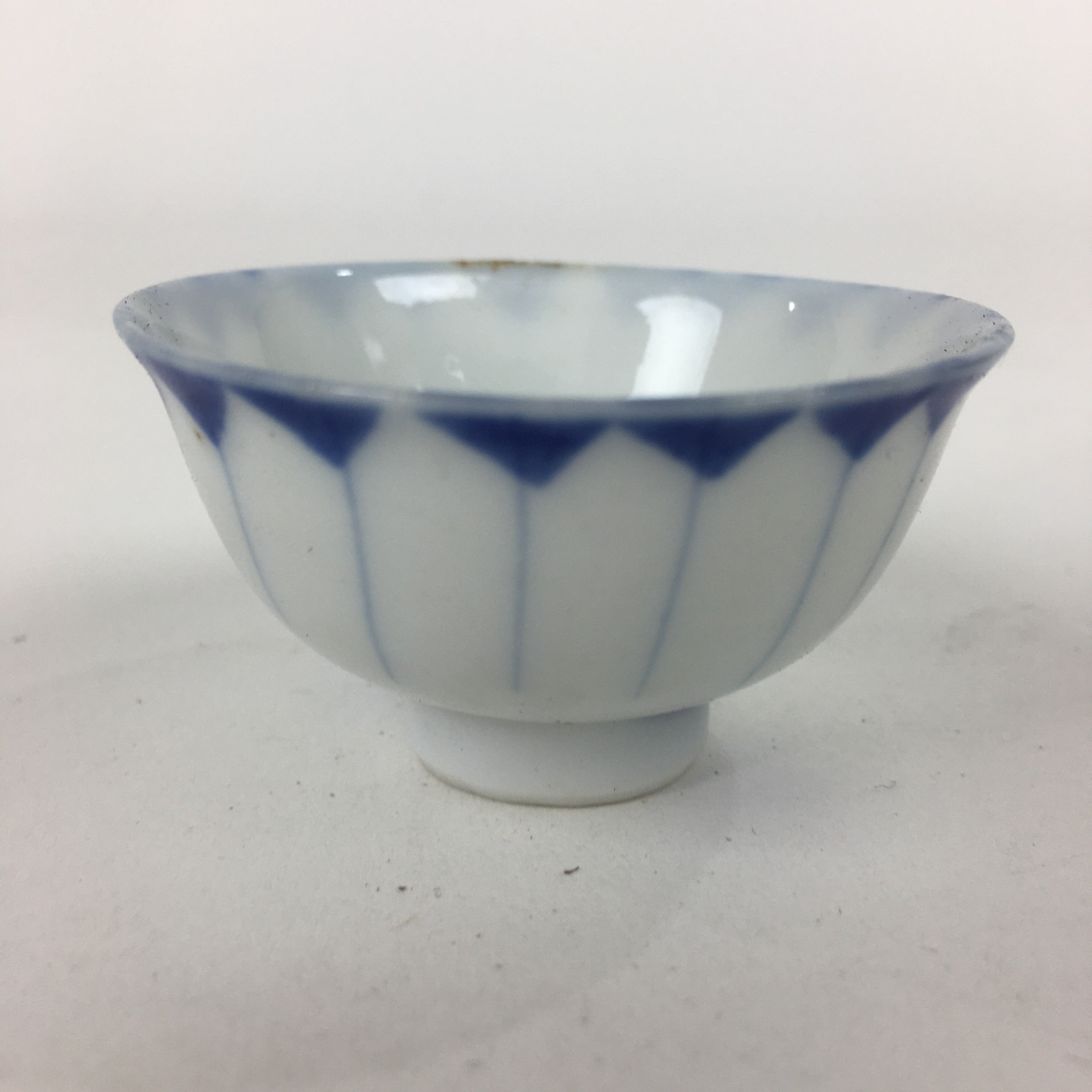 Japanese Porcelain Sake Cup Vtg Blue Sometsuke White Guinomi Ochoko G29