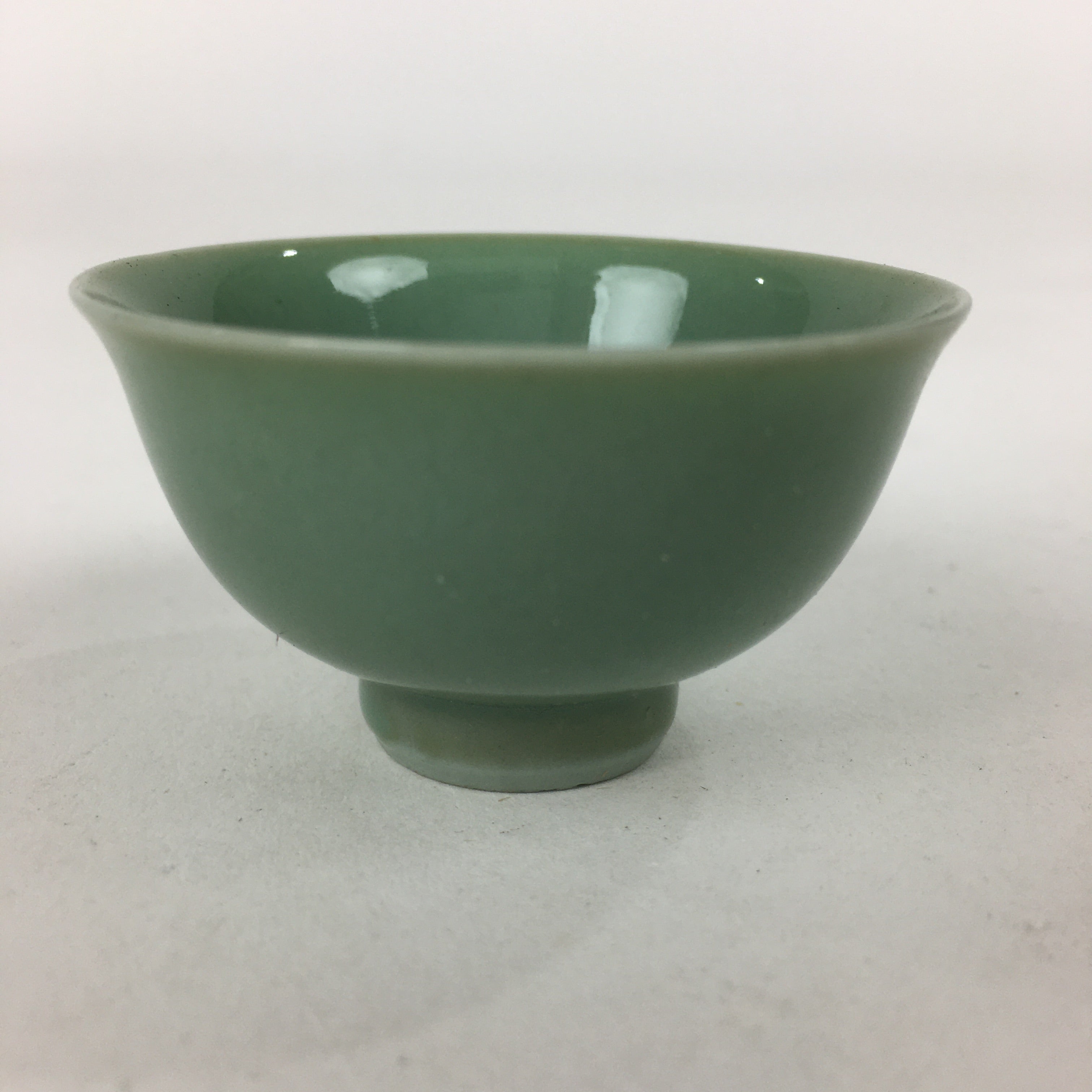 Japanese Porcelain Sake Cup Vtg Green Glaze Guinomi Ochoko Sakazuki G35