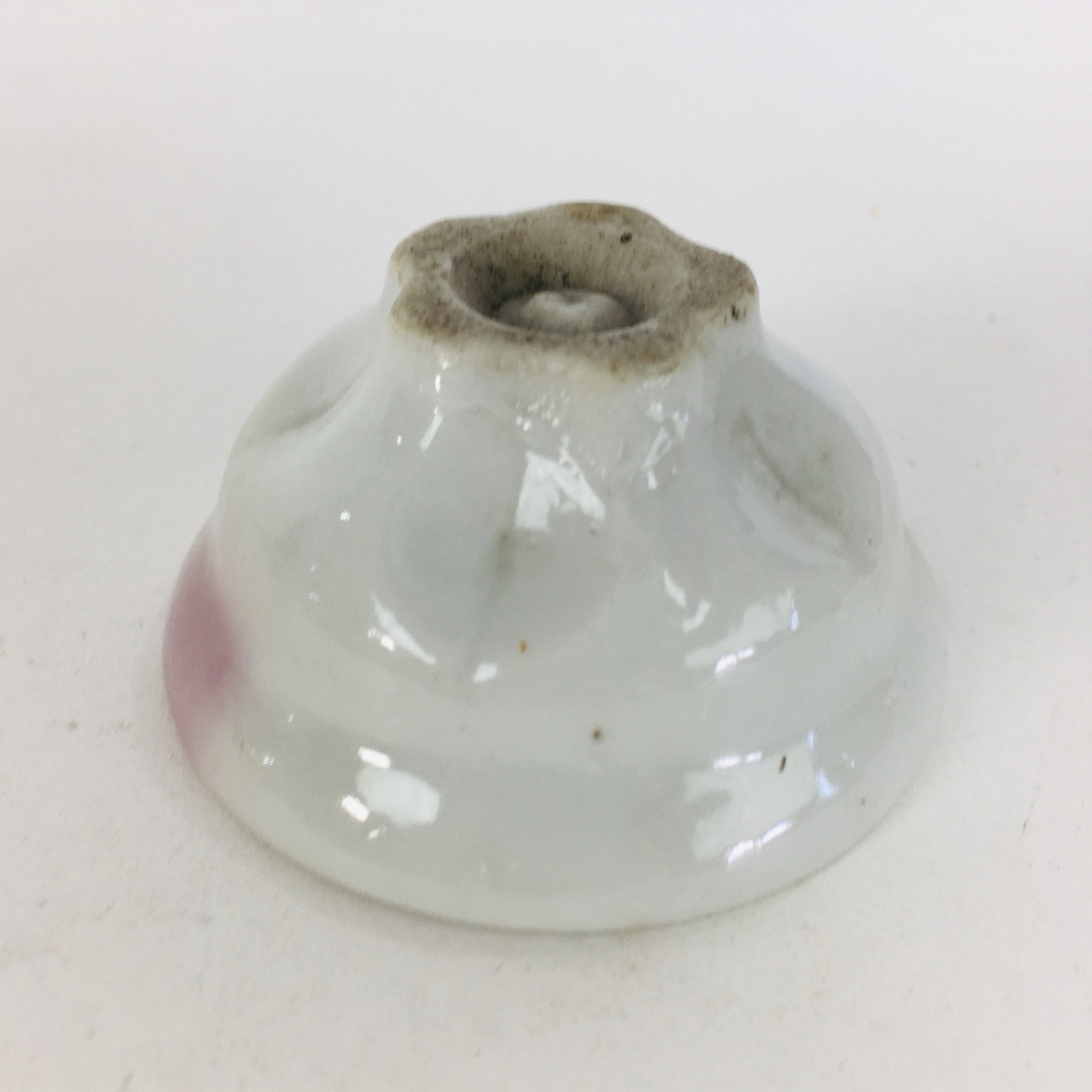 Japanese Porcelain Sake Cup Vtg Guinomi Ochoko Flower Shape Bottom Design GU965