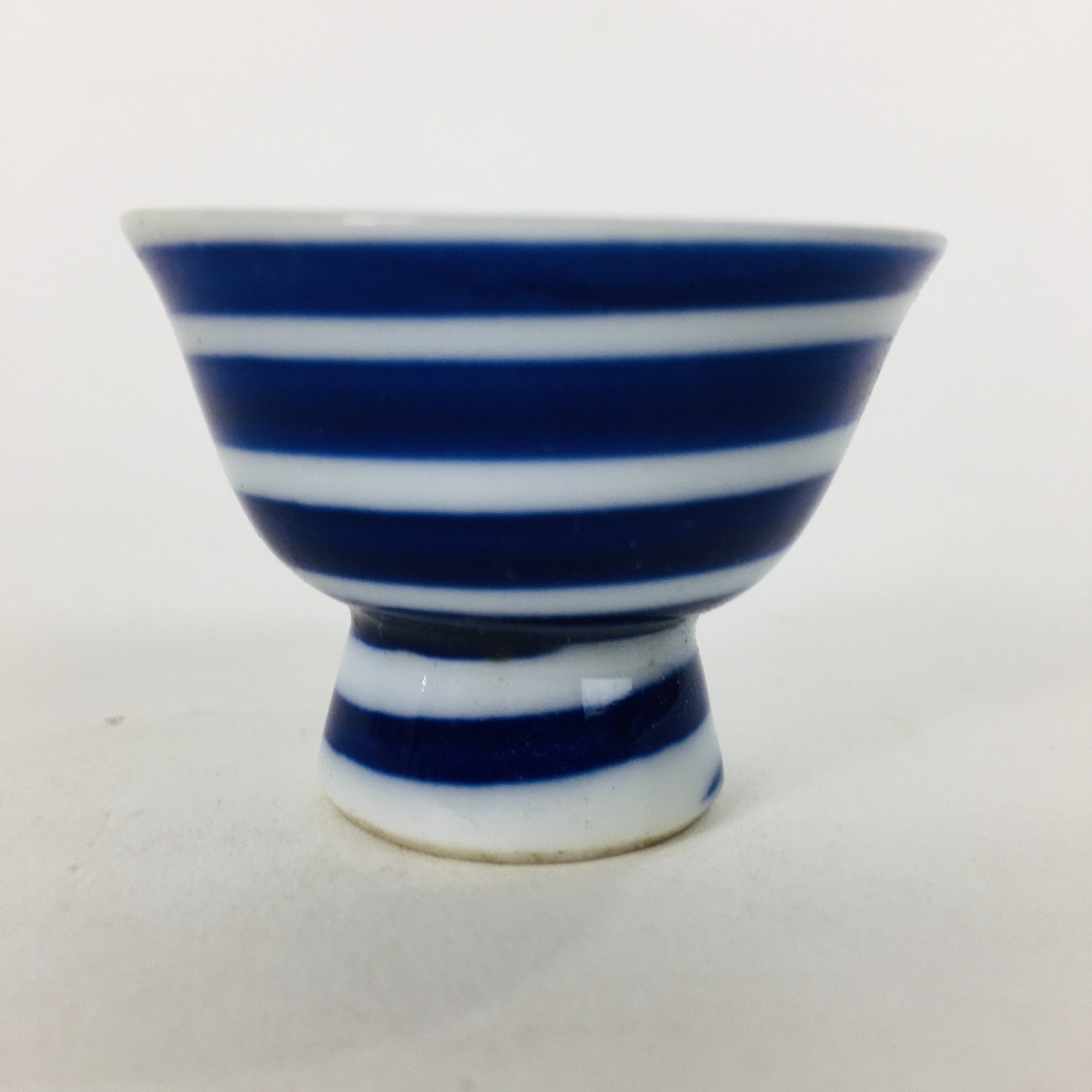 Japanese Porcelain Sake Cup Vtg Guinomi Ochoko Sometsuke Blue Stripes GU923