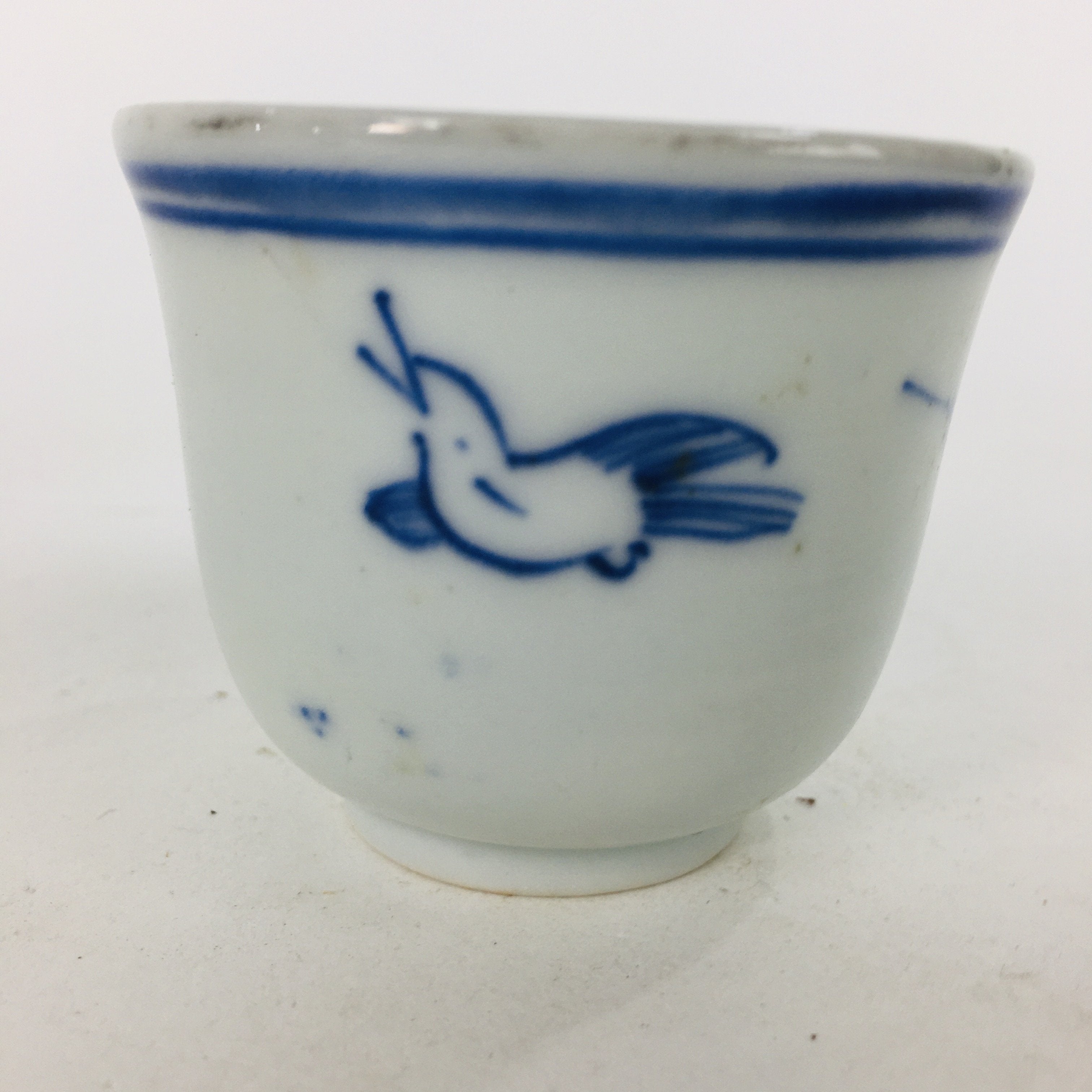 Japanese Porcelain Sake Cup Vtg Guinomi Ochoko Sometsuke Blue White GU912