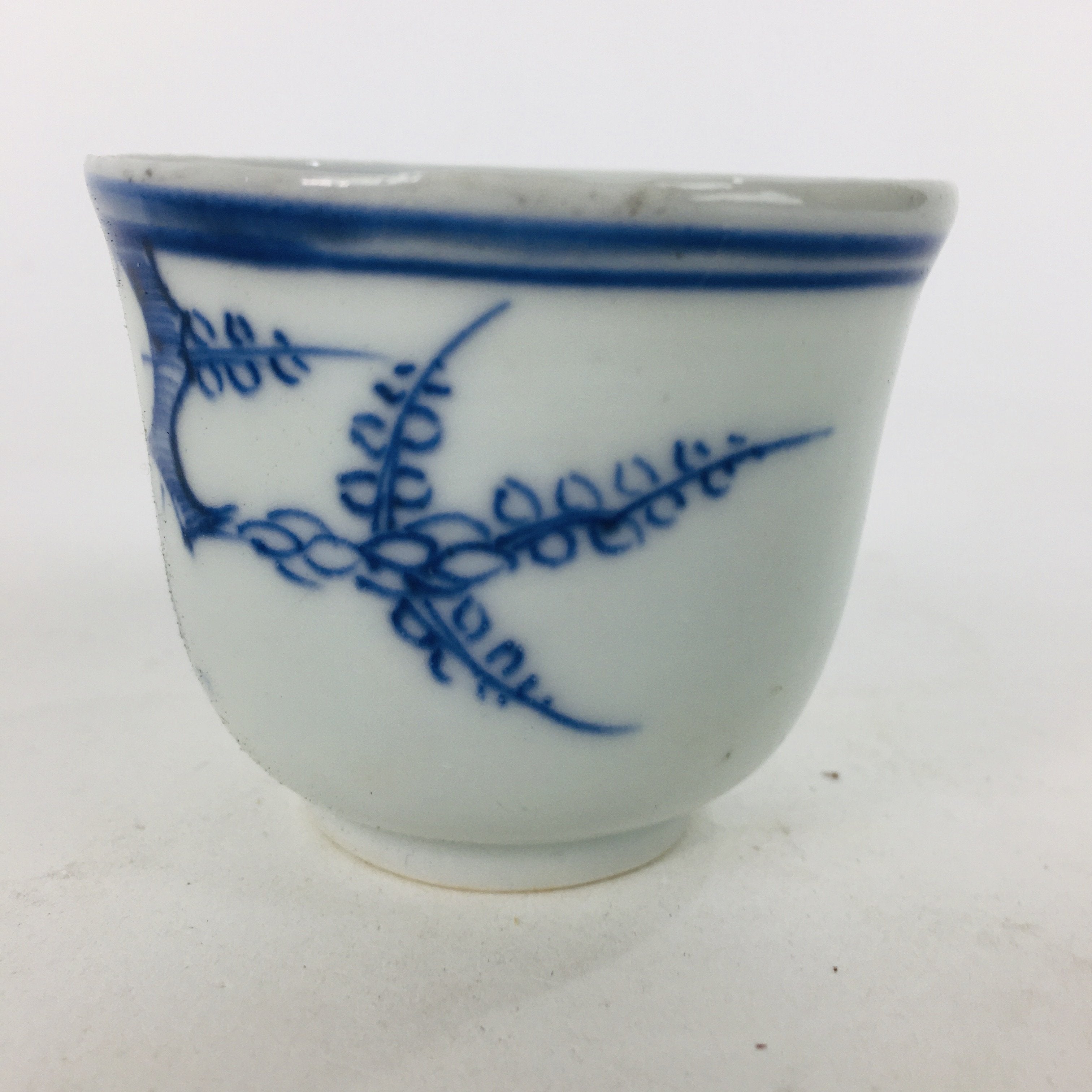 Japanese Porcelain Sake Cup Vtg Guinomi Ochoko Sometsuke Blue White GU912