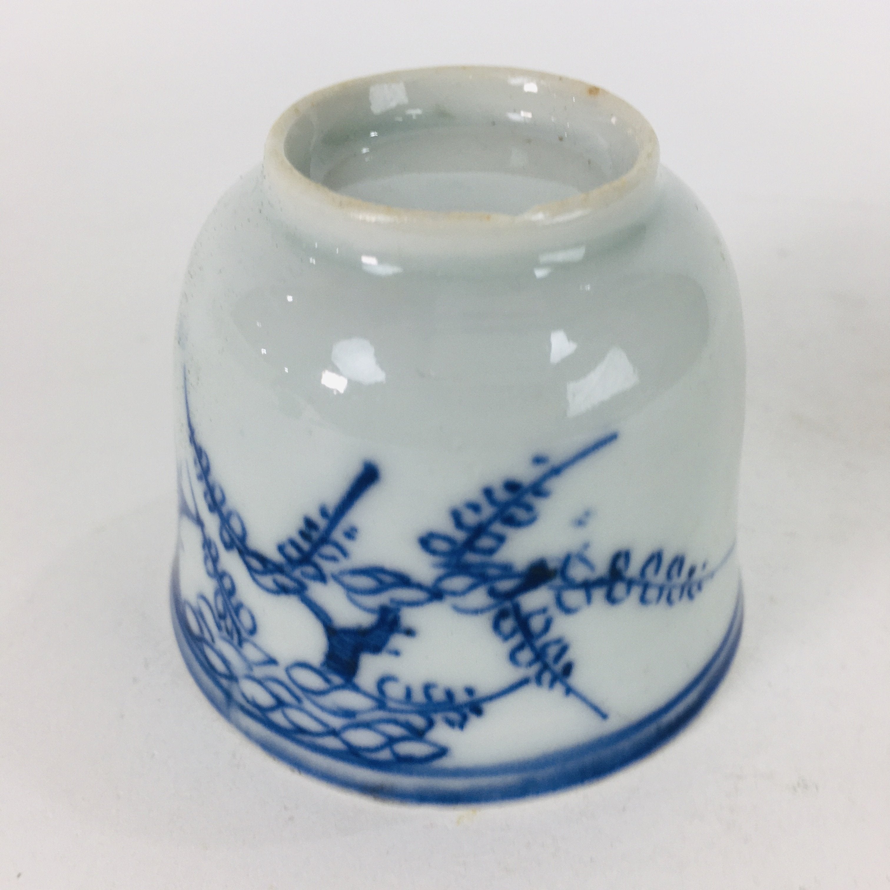 Japanese Porcelain Sake Cup Vtg Guinomi Ochoko Sometsuke Blue White GU912