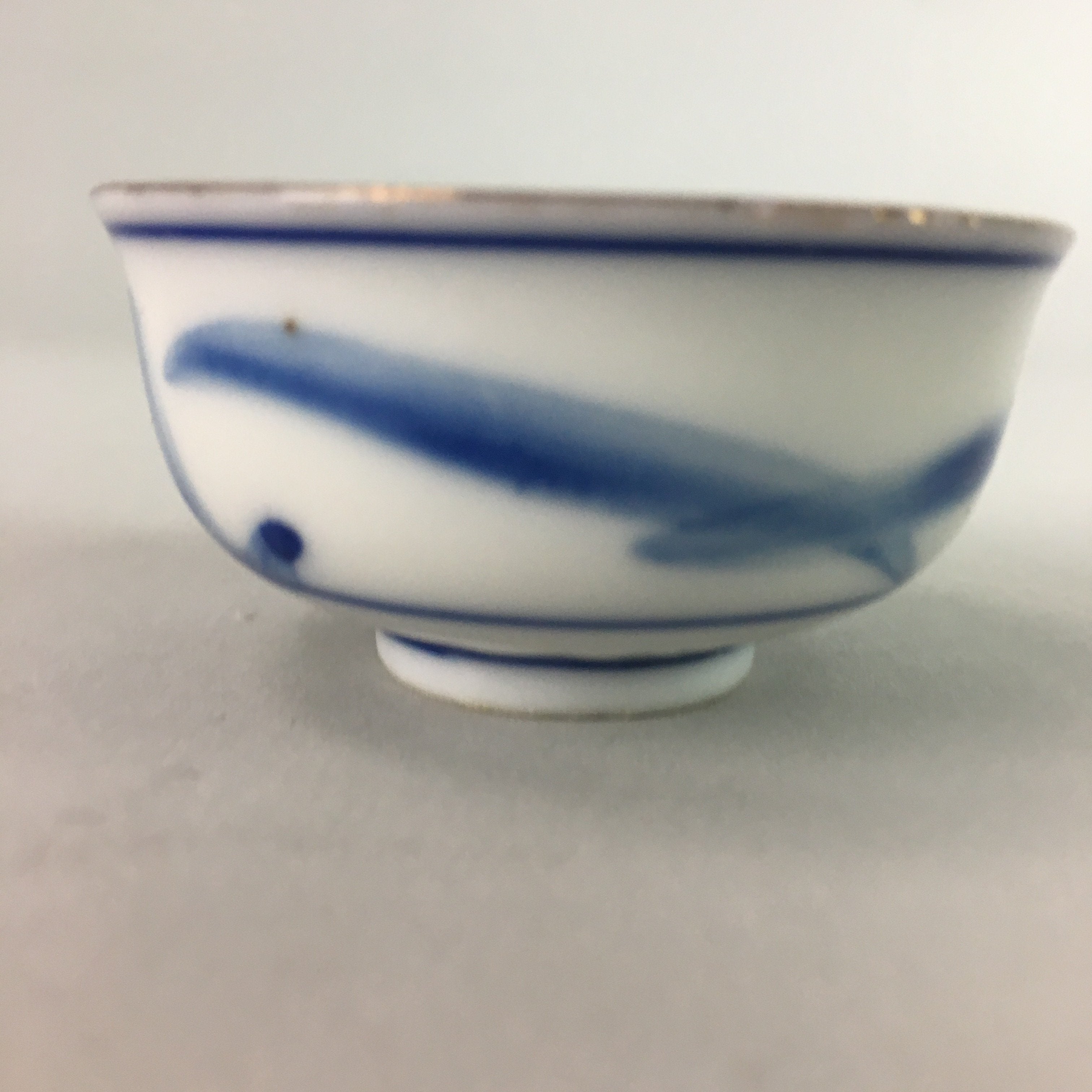 Japanese Porcelain Sake Cup Vtg Guinomi Sakazuki Sometsuke Gold Color GU431
