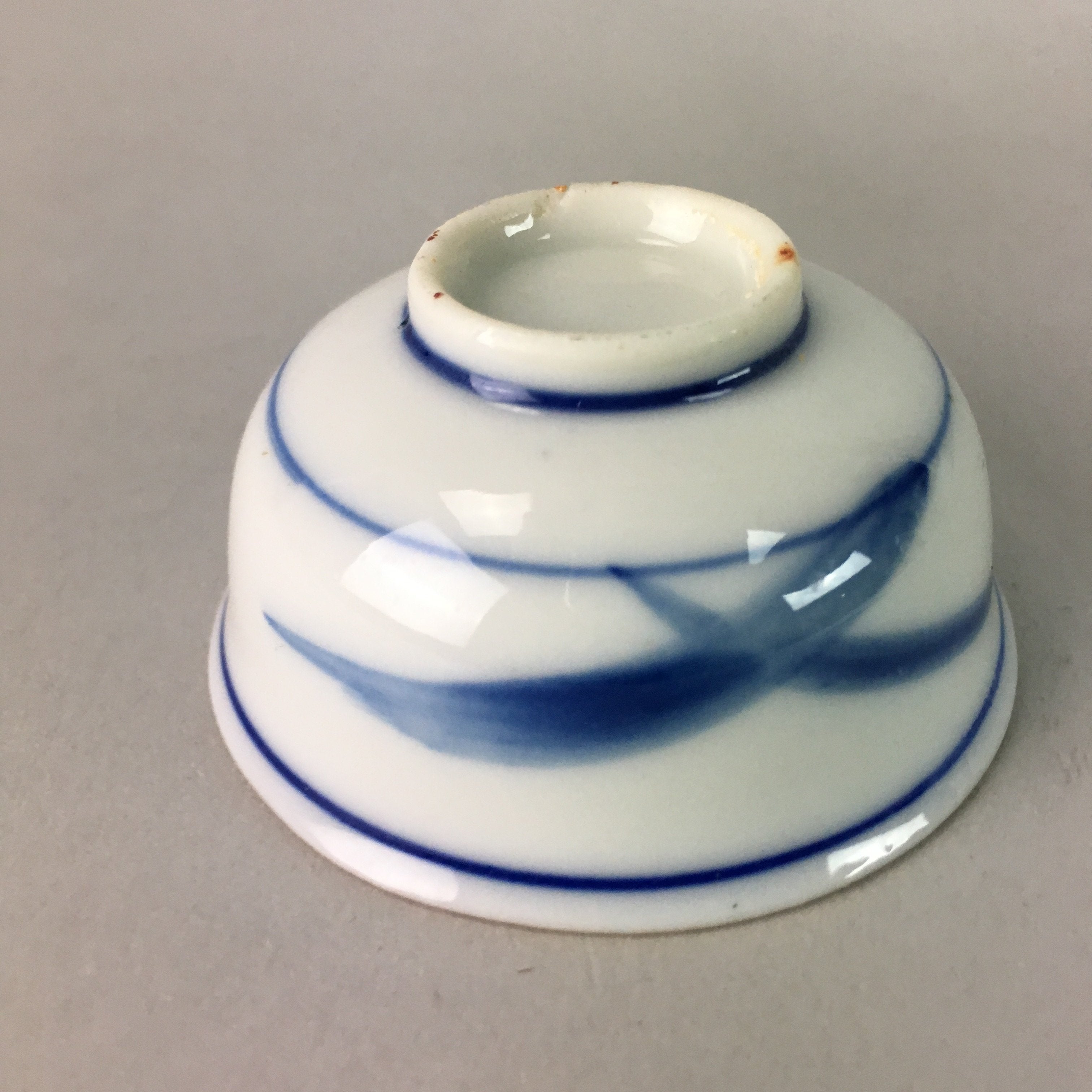 Japanese Porcelain Sake Cup Vtg Guinomi Sakazuki Sometsuke Gold Color GU435