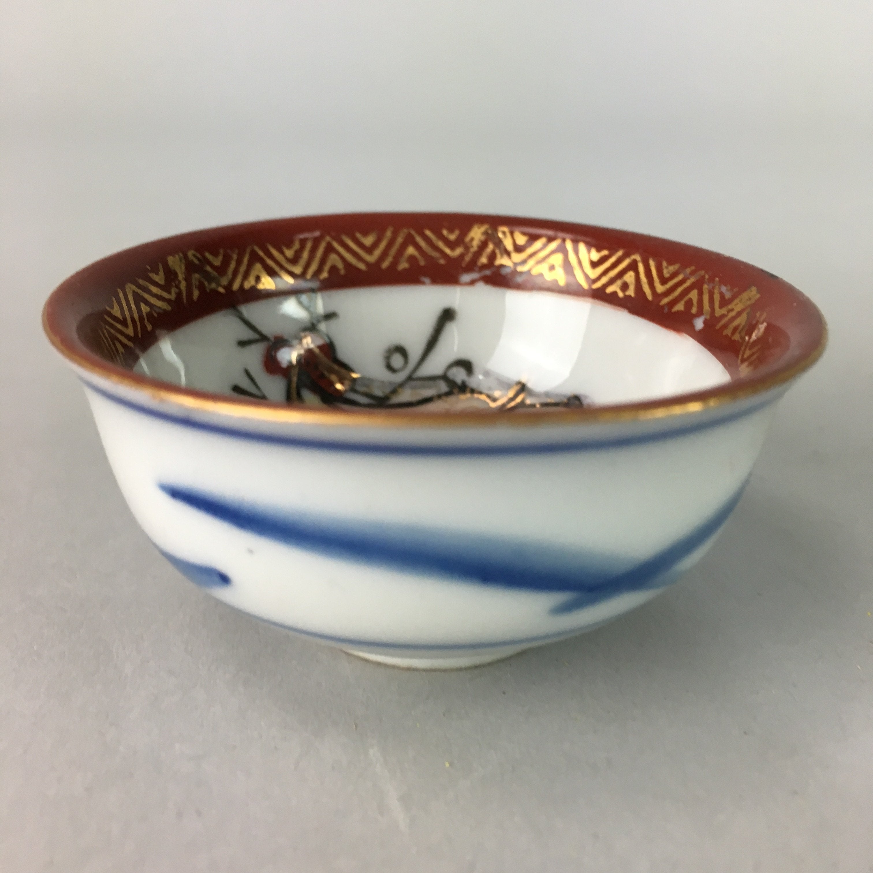 Japanese Porcelain Sake Cup Vtg Guinomi Sakazuki Sometsuke Gold Color GU444
