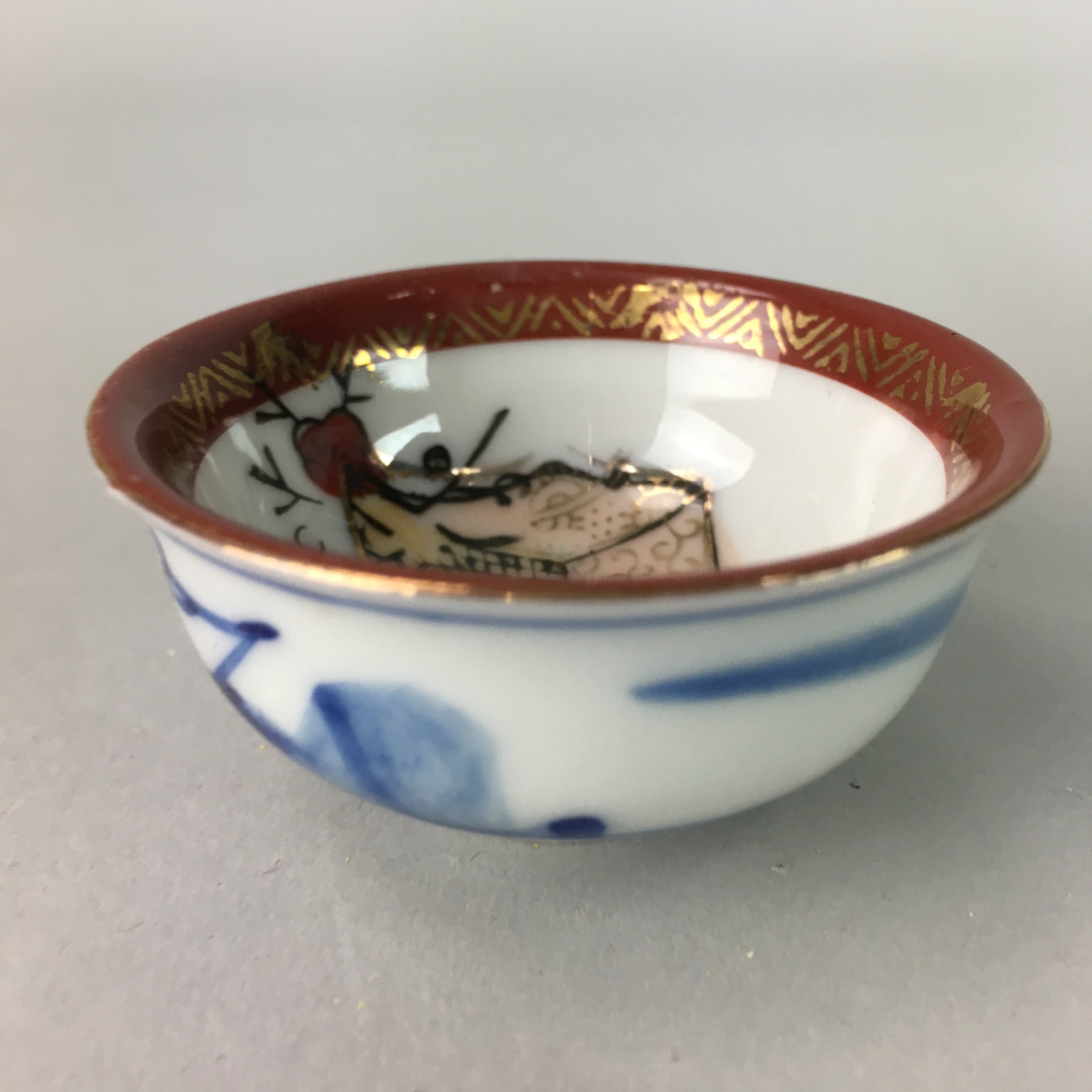 Japanese Porcelain Sake Cup Vtg Guinomi Sakazuki Sometsuke Gold Color GU445