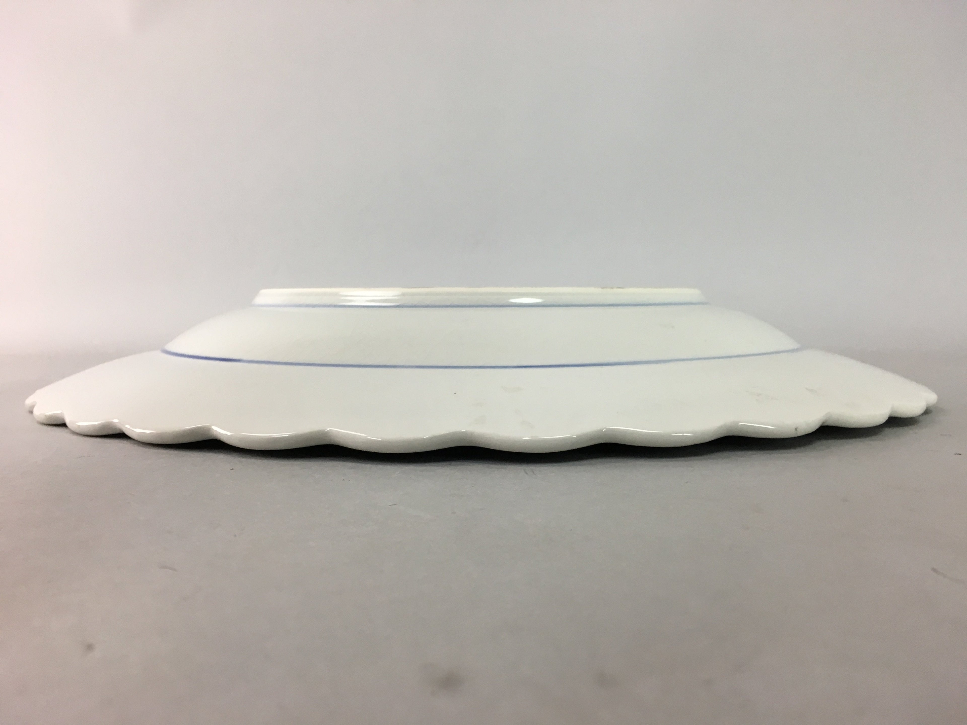 Japanese Porcelain Serving Plate Charger Vtg Centerpiece Floral Blue White PT806