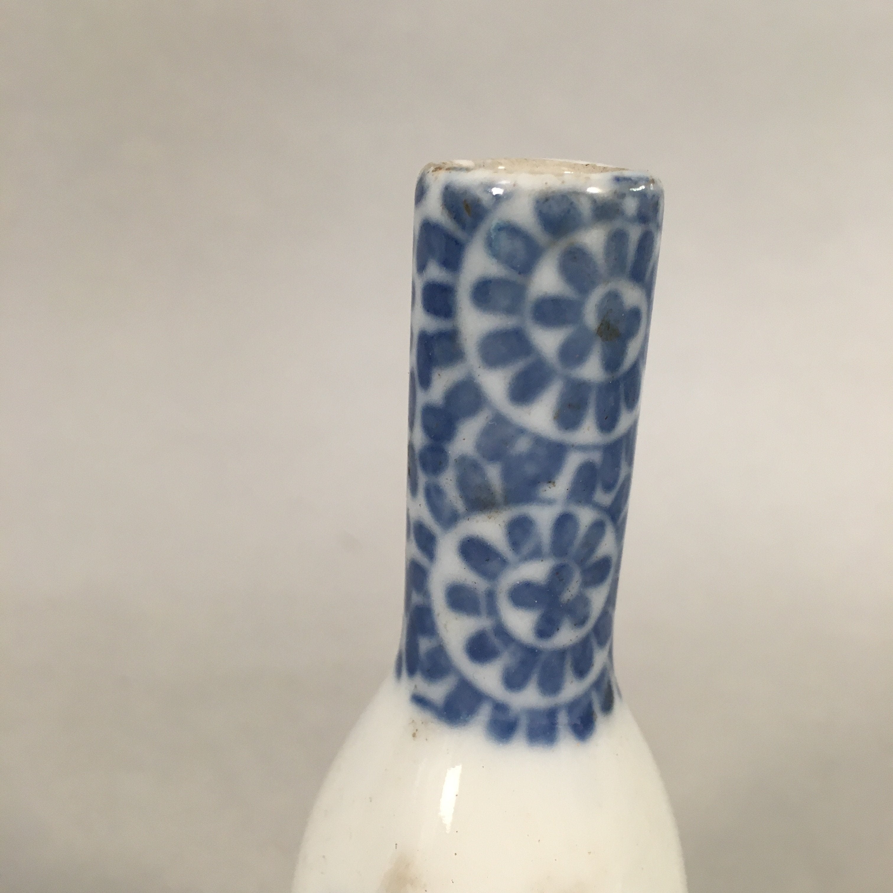Japanese Porcelain Single Flower Vase Kabin Vtg Sometsuke White Blue MFV75
