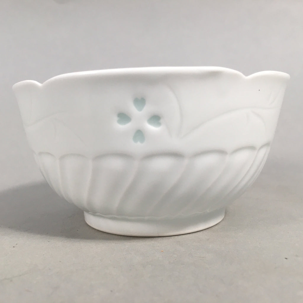 Japanese Porcelain Small Bowl Arita ware Vtg Kobachi White Floral Petal QT106