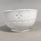 Japanese Porcelain Small Bowl Arita ware Vtg Kobachi White Floral Petal QT106