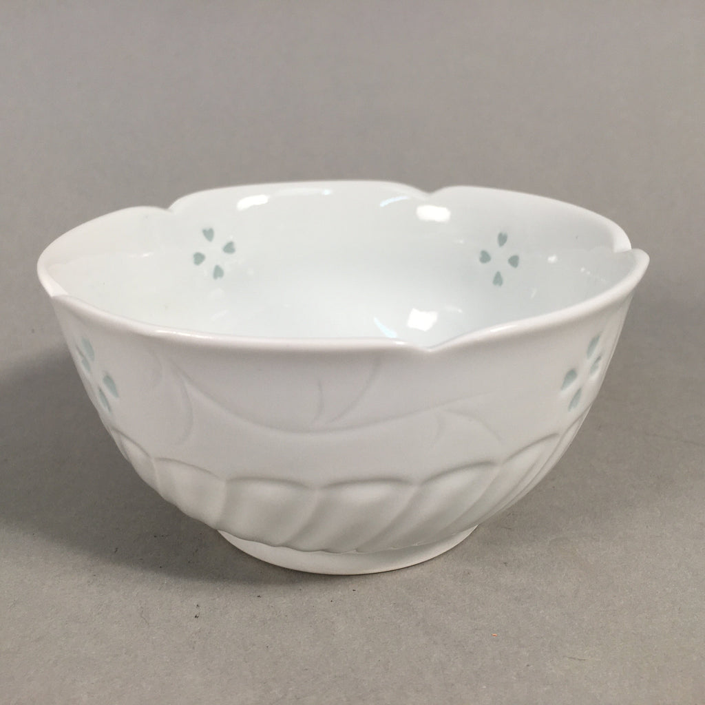 Japanese Porcelain Small Bowl Arita ware Vtg Kobachi White Floral Petal QT106