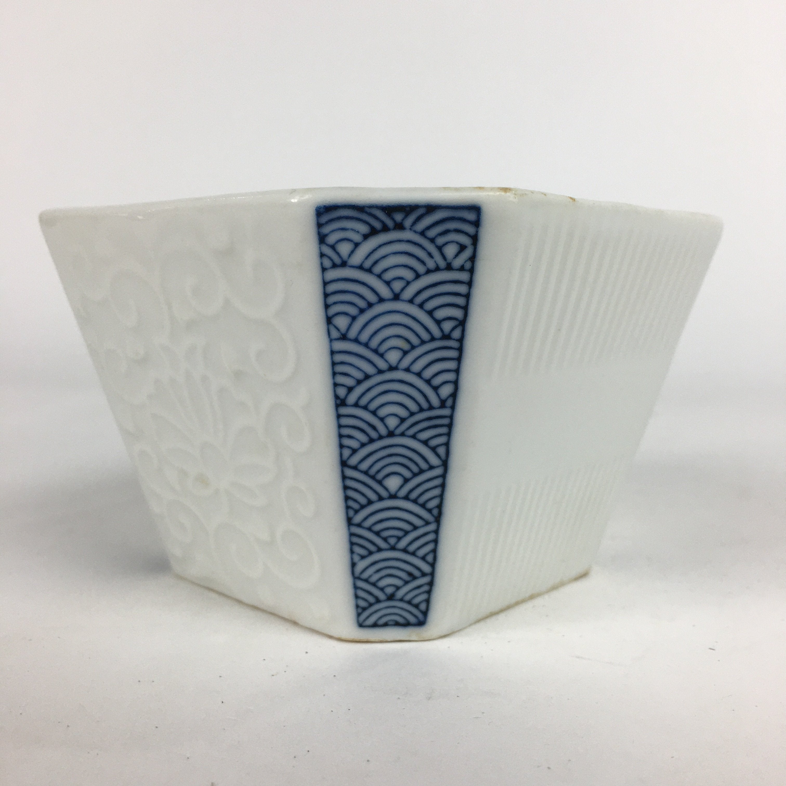Japanese Porcelain Small Bowl Vtg Kobachi Blue Sometsuke White Flower Pattern PP
