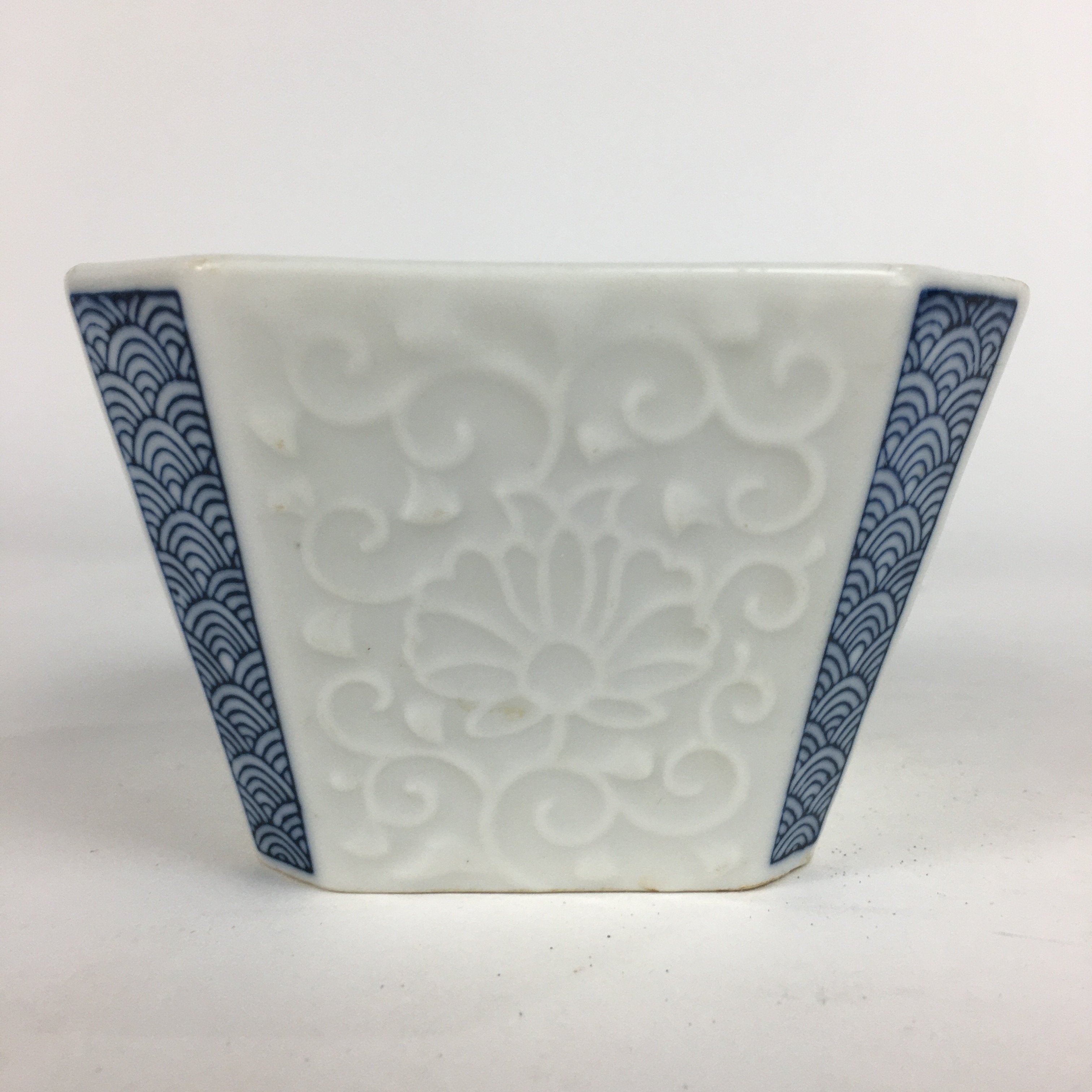 Japanese Porcelain Small Bowl Vtg Kobachi Blue Sometsuke White Flower Pattern PP