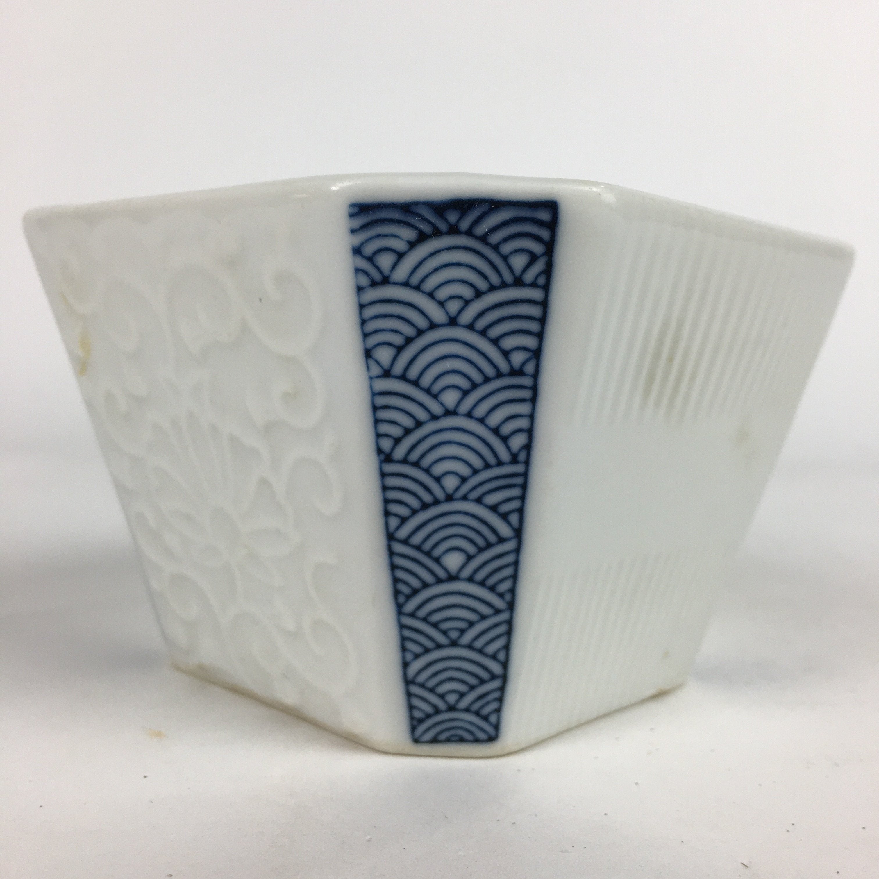 Japanese Porcelain Small Bowl Vtg Kobachi Blue Sometsuke White Flower Pattern PP