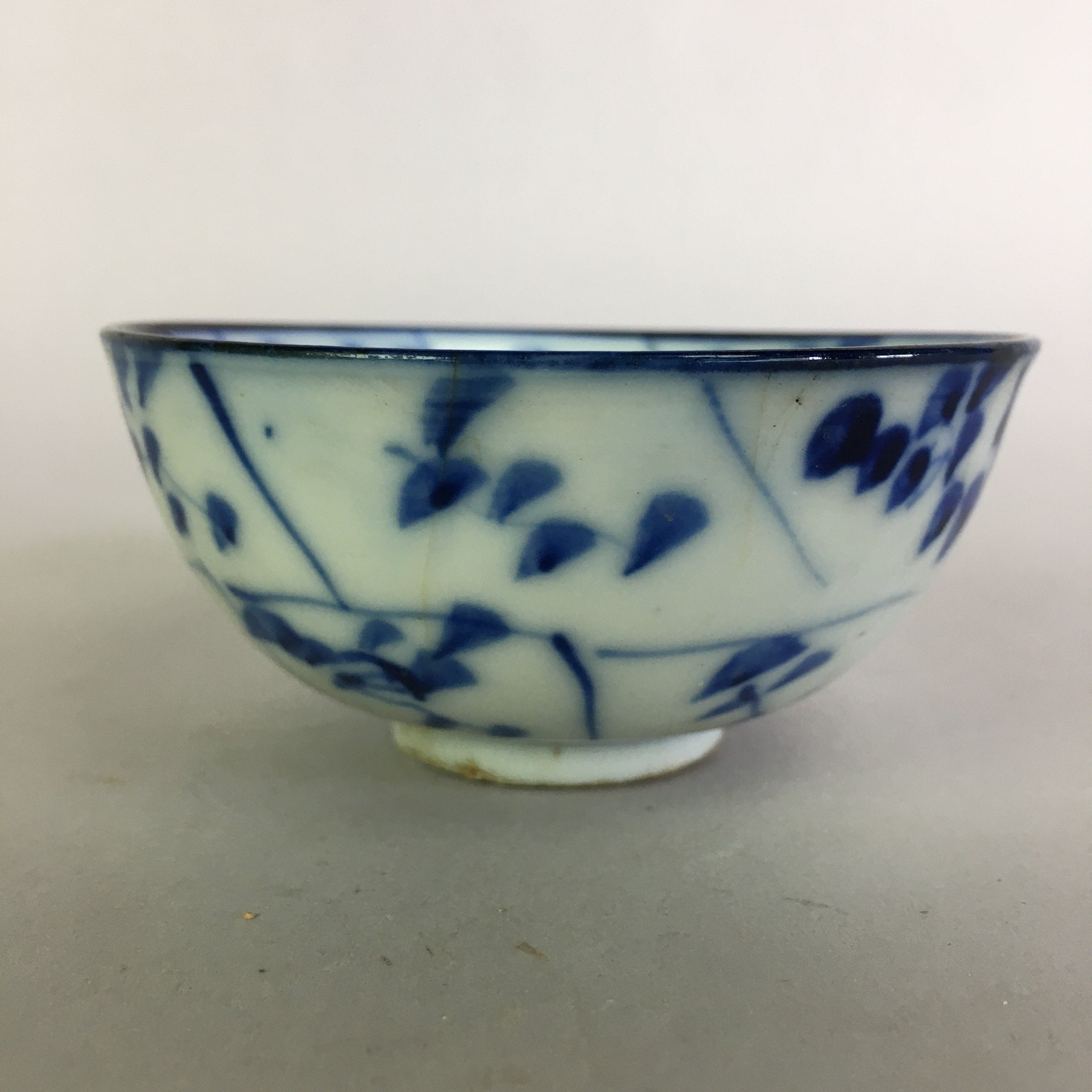 Japanese Porcelain Small Bowl Vtg Kobachi Blue White Leaves Sometsuke PP479