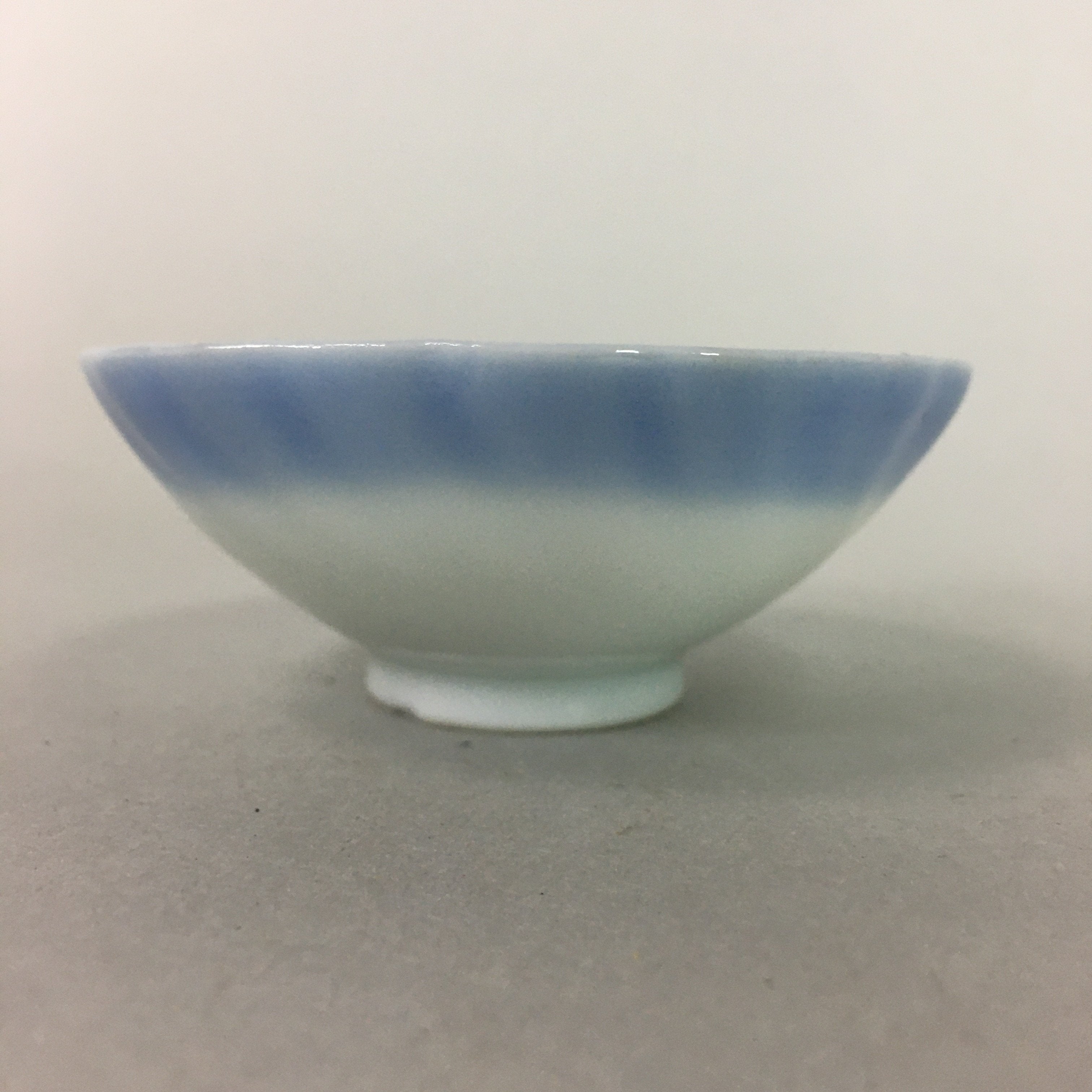 Japanese Porcelain Small Bowl Vtg Kozara Blue White Soy Sauce Dipping Dish QT82
