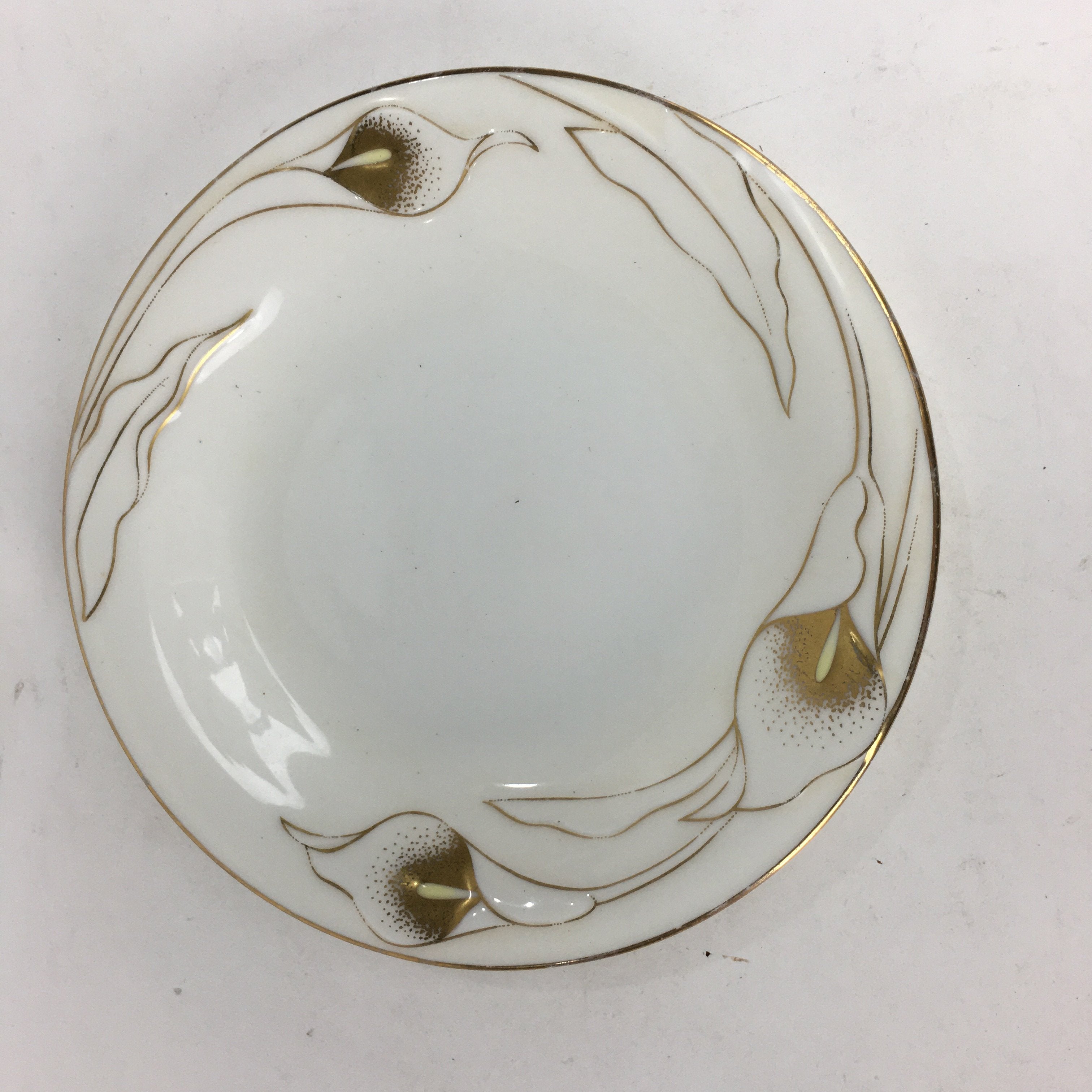 Japanese Porcelain Small Plate Kozara Vtg Utsuwakan White Peace Lily Round PP695