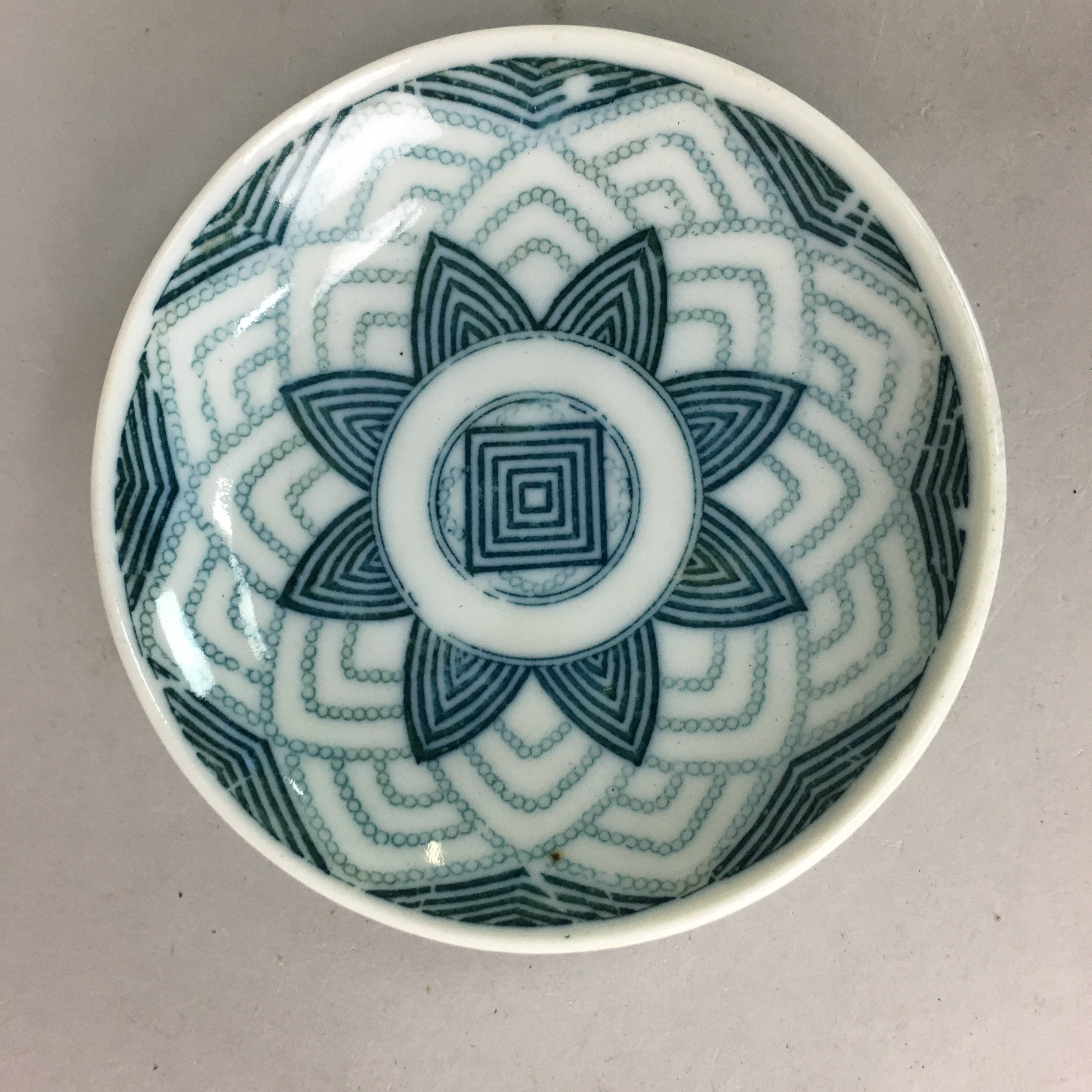 Japanese Porcelain Small Plate Vtg Kozara Floral Petal Green White PP108