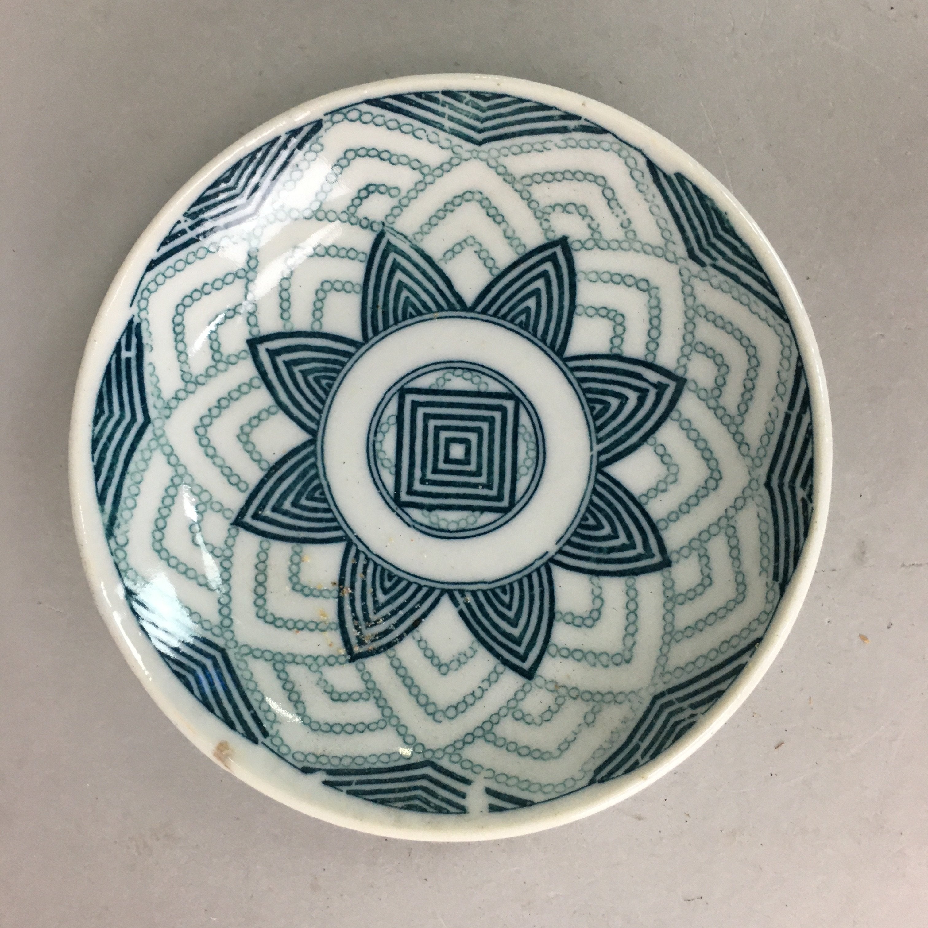 Japanese Porcelain Small Plate Vtg Kozara Floral Petal Green White PP111