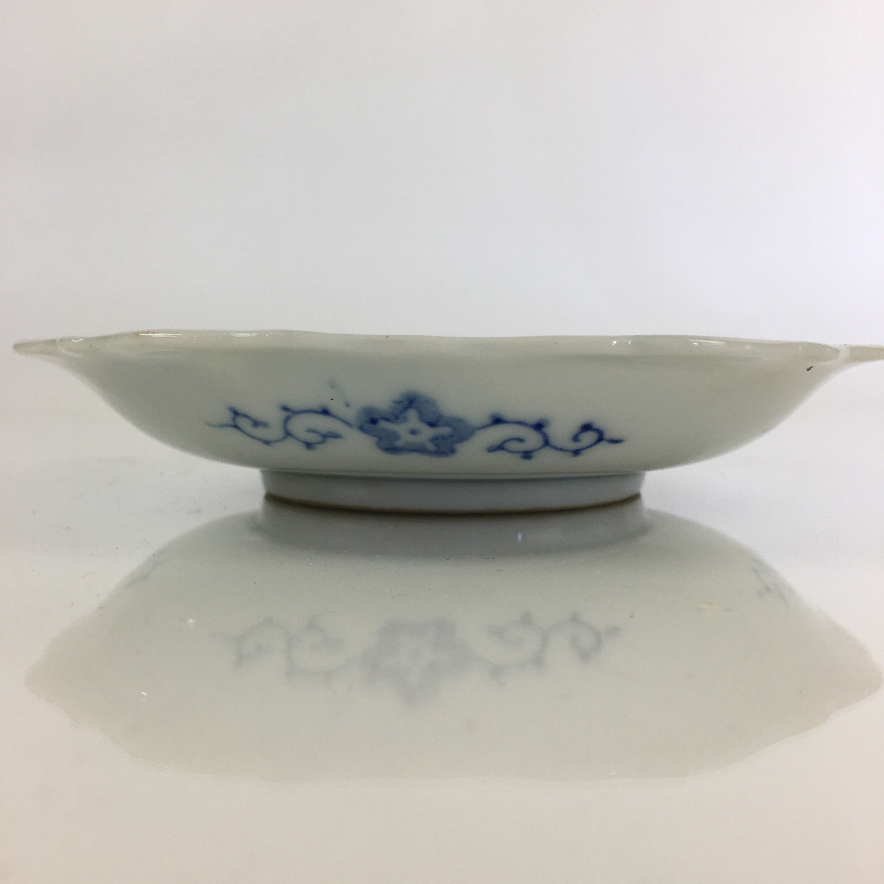 Japanese Porcelain Small Plate Vtg Landscape Of Mountain Village White Blue PY61