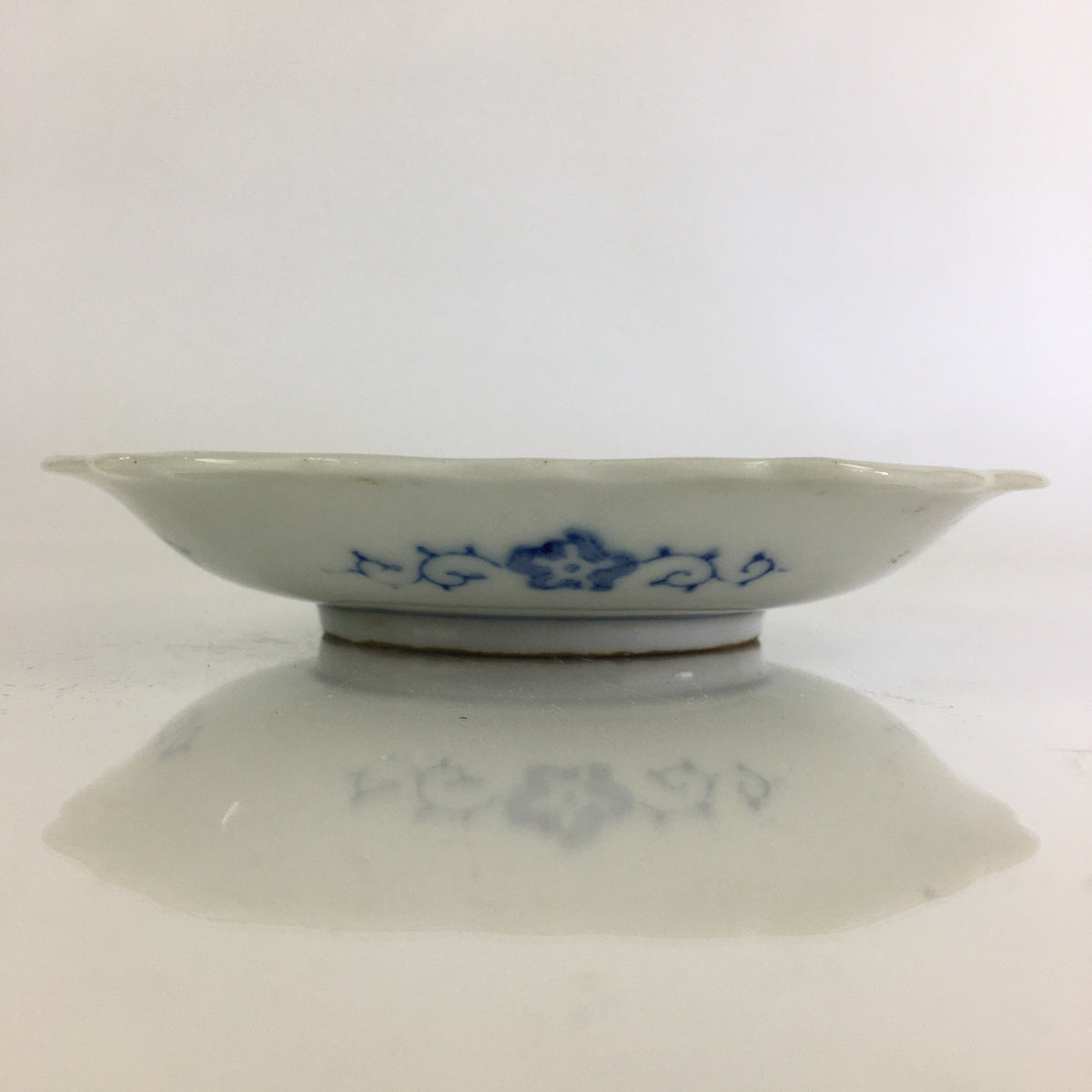 Japanese Porcelain Small Plate Vtg Landscape Of Mountain Village White Blue PY66