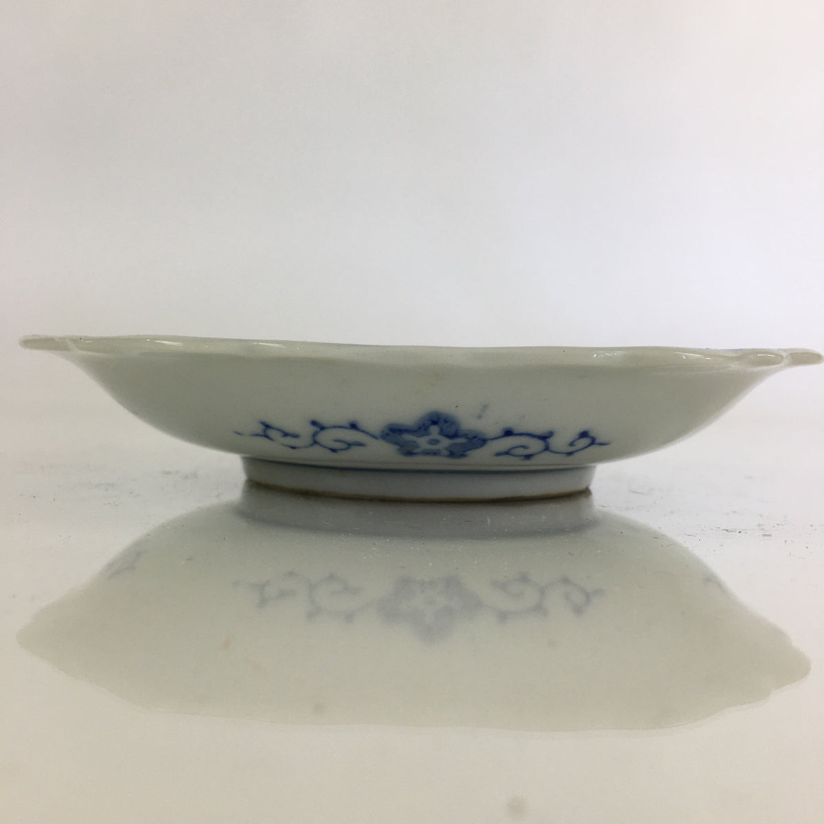 Japanese Porcelain Small Plate Vtg Landscape Of Mountain Village White Blue PY74