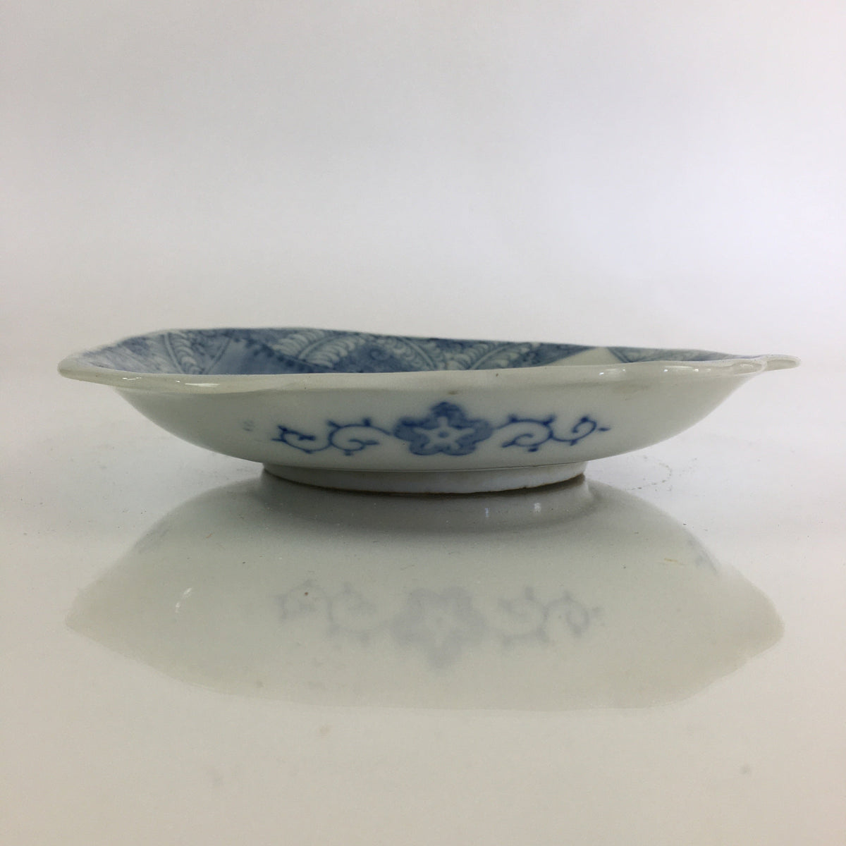 Japanese Porcelain Small Plate Vtg Landscape Of Mountain Village White Blue PY79