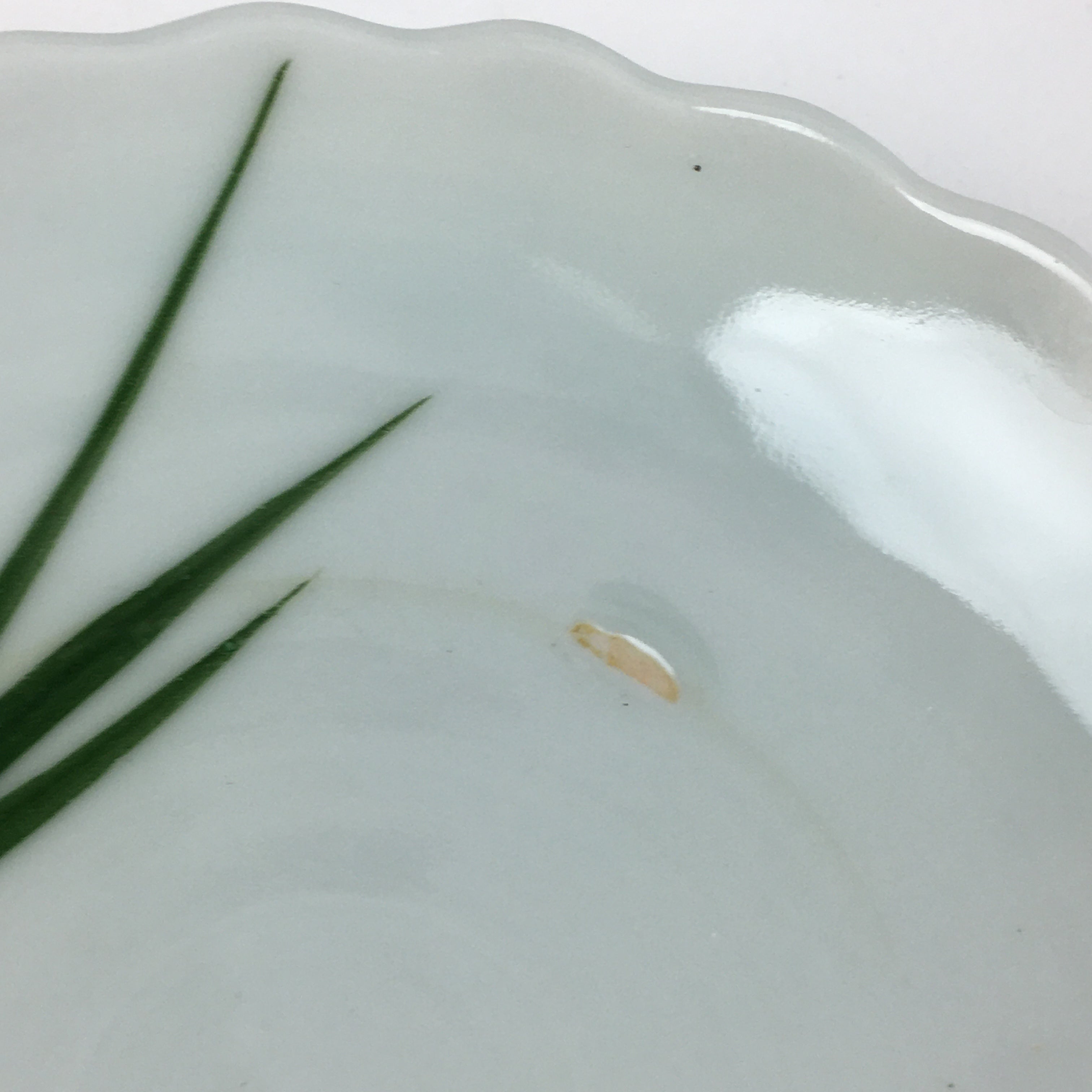 Japanese Porcelain Small Plate Vtg Pottery Bamboo Leaves White Kozara PP999