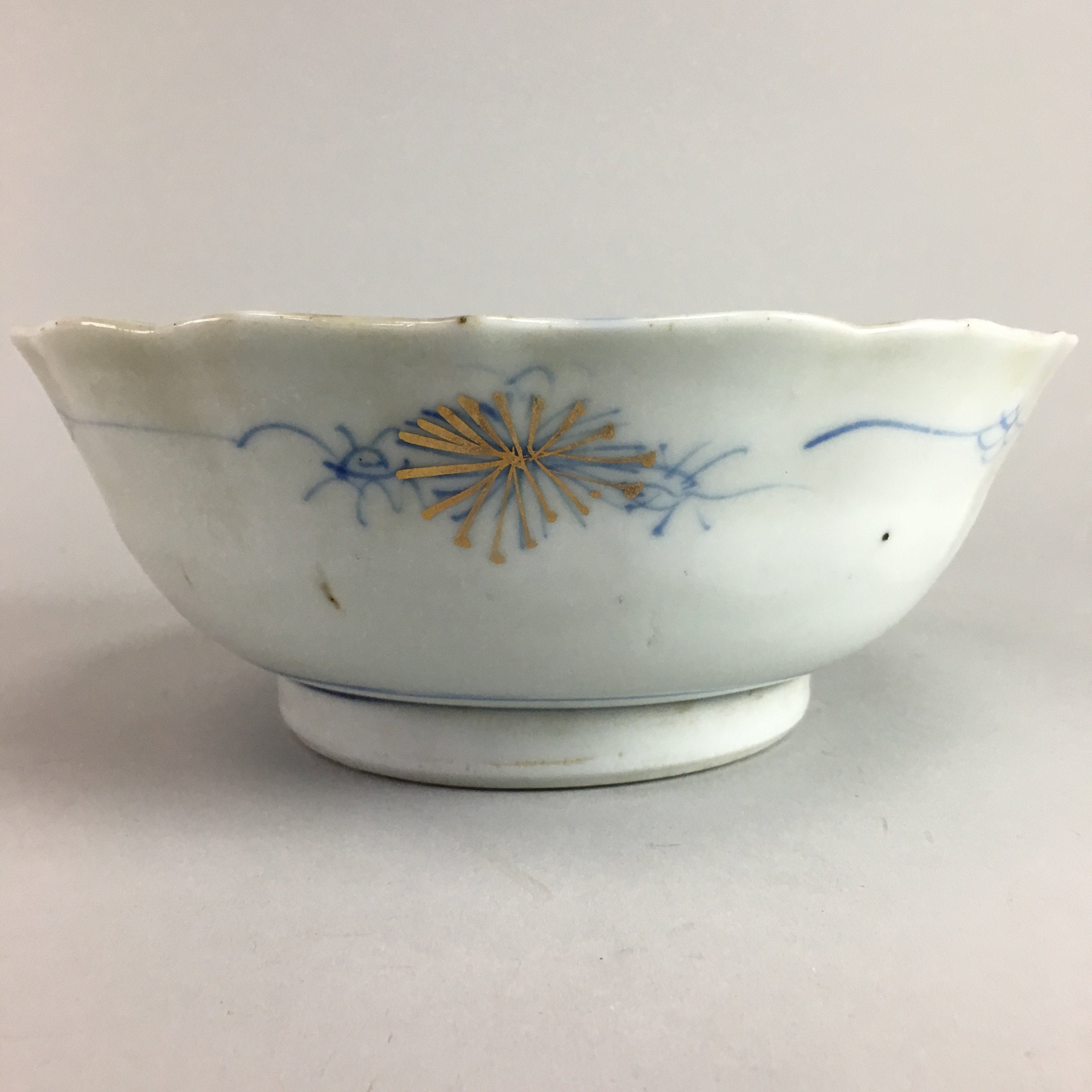 Japanese Porcelain Snack Bowl Kashiki Tea Ceremony Vtg Arita Floral Gold PT482