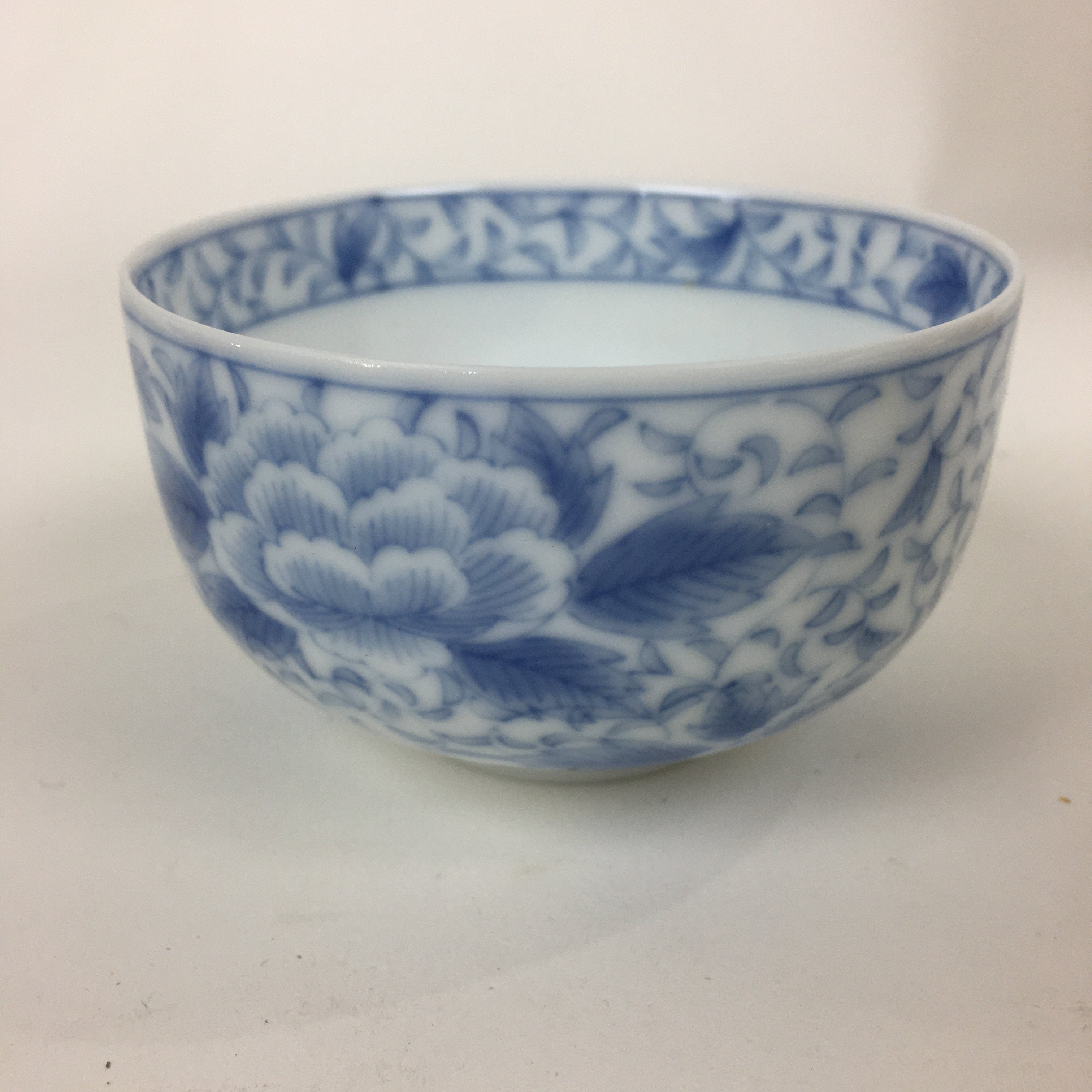 Japanese Porcelain Teacup 5pc Set Vtg Chawan Yunomi White Flower Box PX566