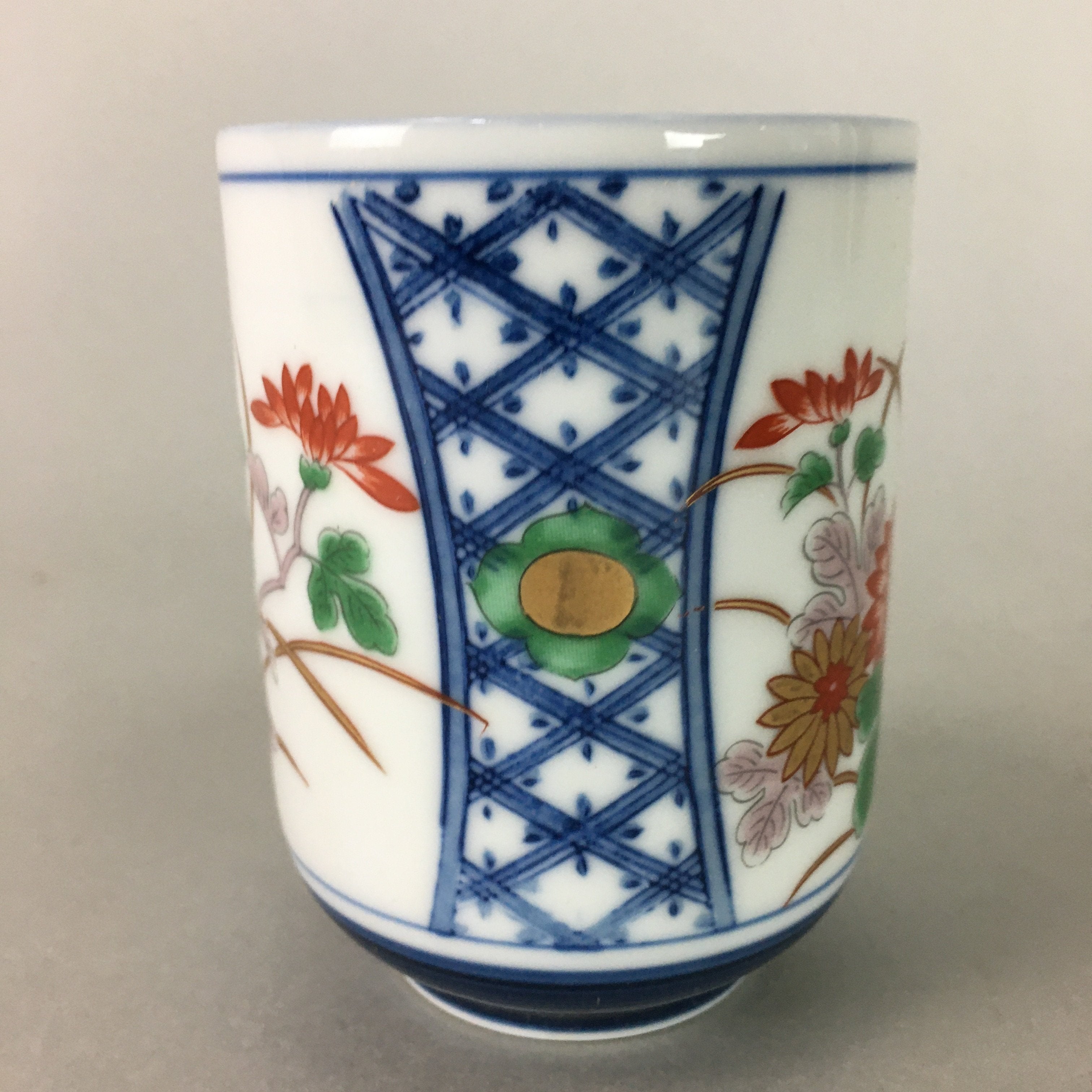 Japanese Porcelain Teacup Arita ware Vtg Floral Yunomi Somenishiki QT68