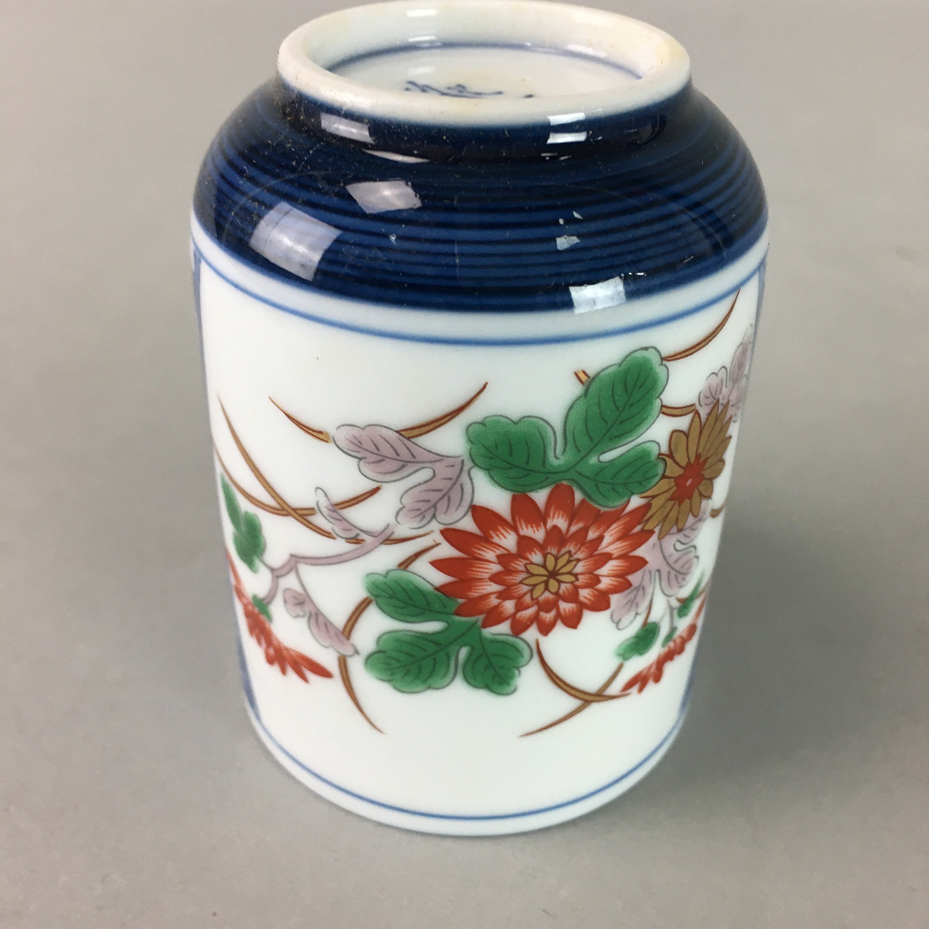 Japanese Porcelain Teacup Arita ware Vtg Floral Yunomi Somenishiki QT68
