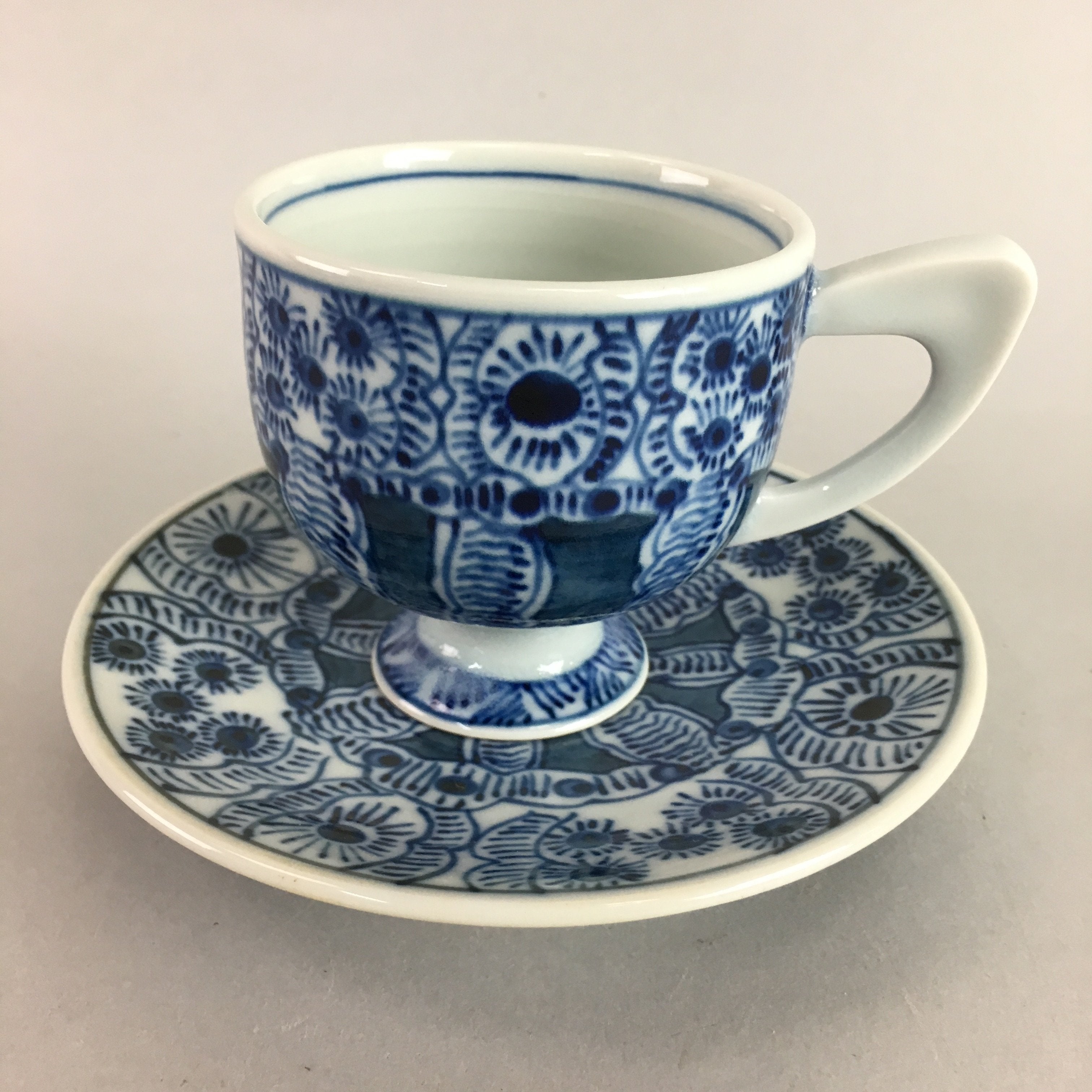 Japanese Porcelain Teacup Saucer Vtg Blue and White Sometsuke Mug Coffee QT3