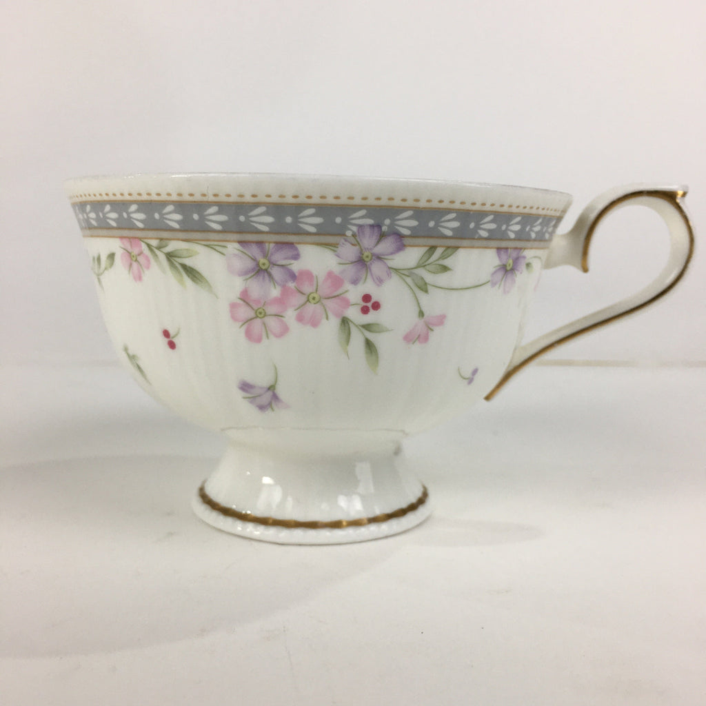 Japanese Porcelain Teacup Vtg Narumi Bone China Flower Pattern White PP785