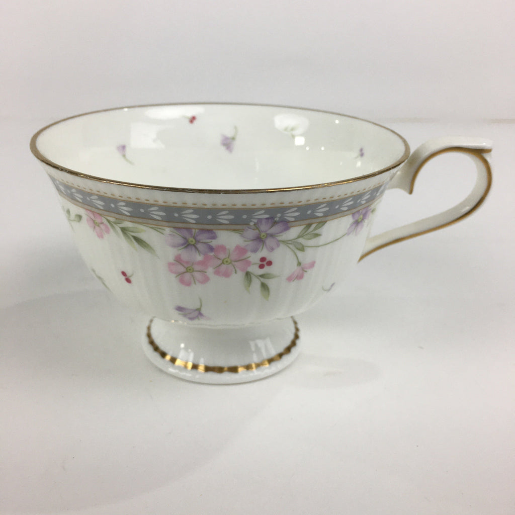 Japanese Porcelain Teacup Vtg Narumi Bone China Flower Pattern White PP786