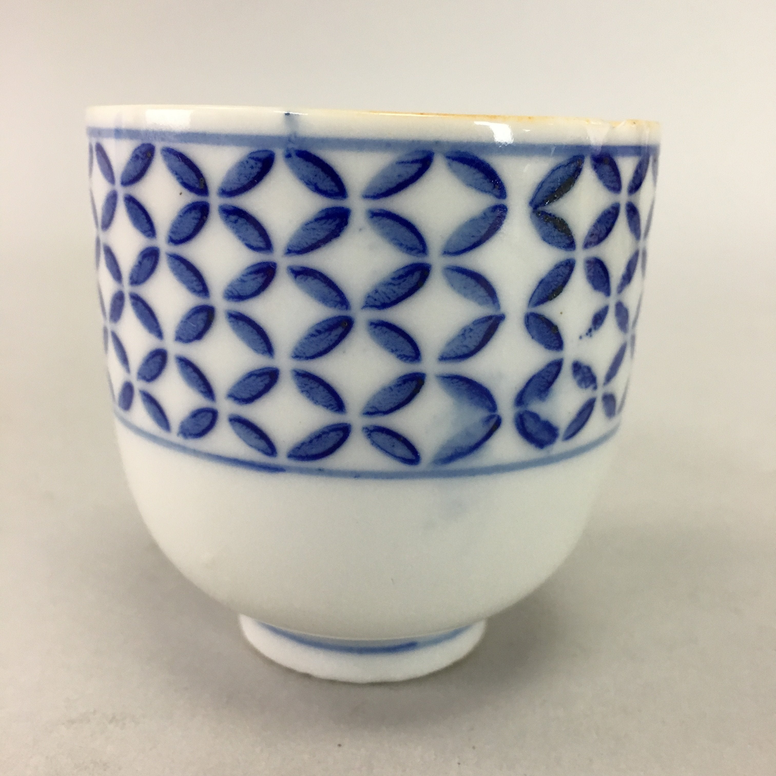 Japanese Porcelain Teacup Vtg Yunomi Sometsuke Blue White Shippo Sencha TC10