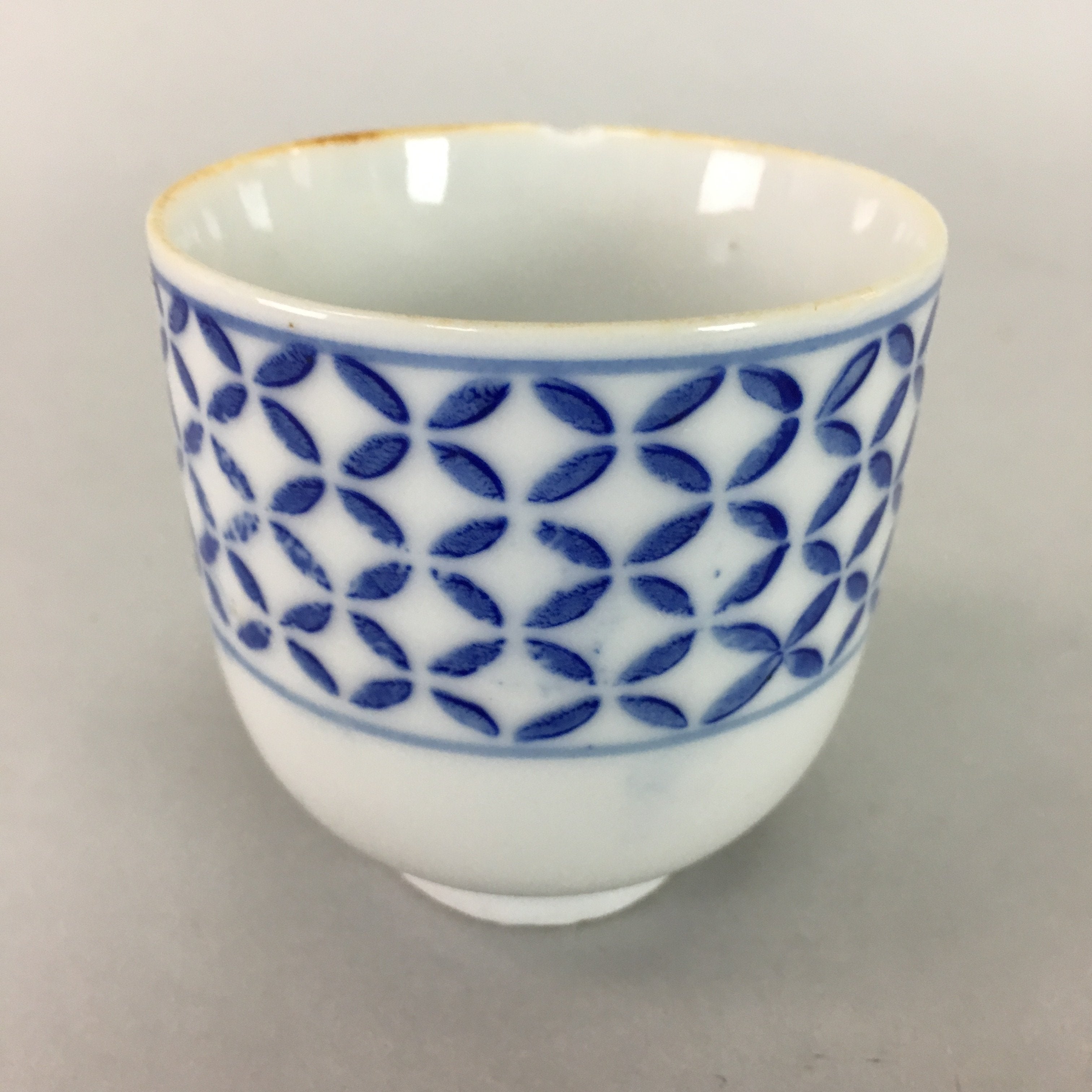 Japanese Porcelain Teacup Vtg Yunomi Sometsuke Blue White Shippo Sencha TC10