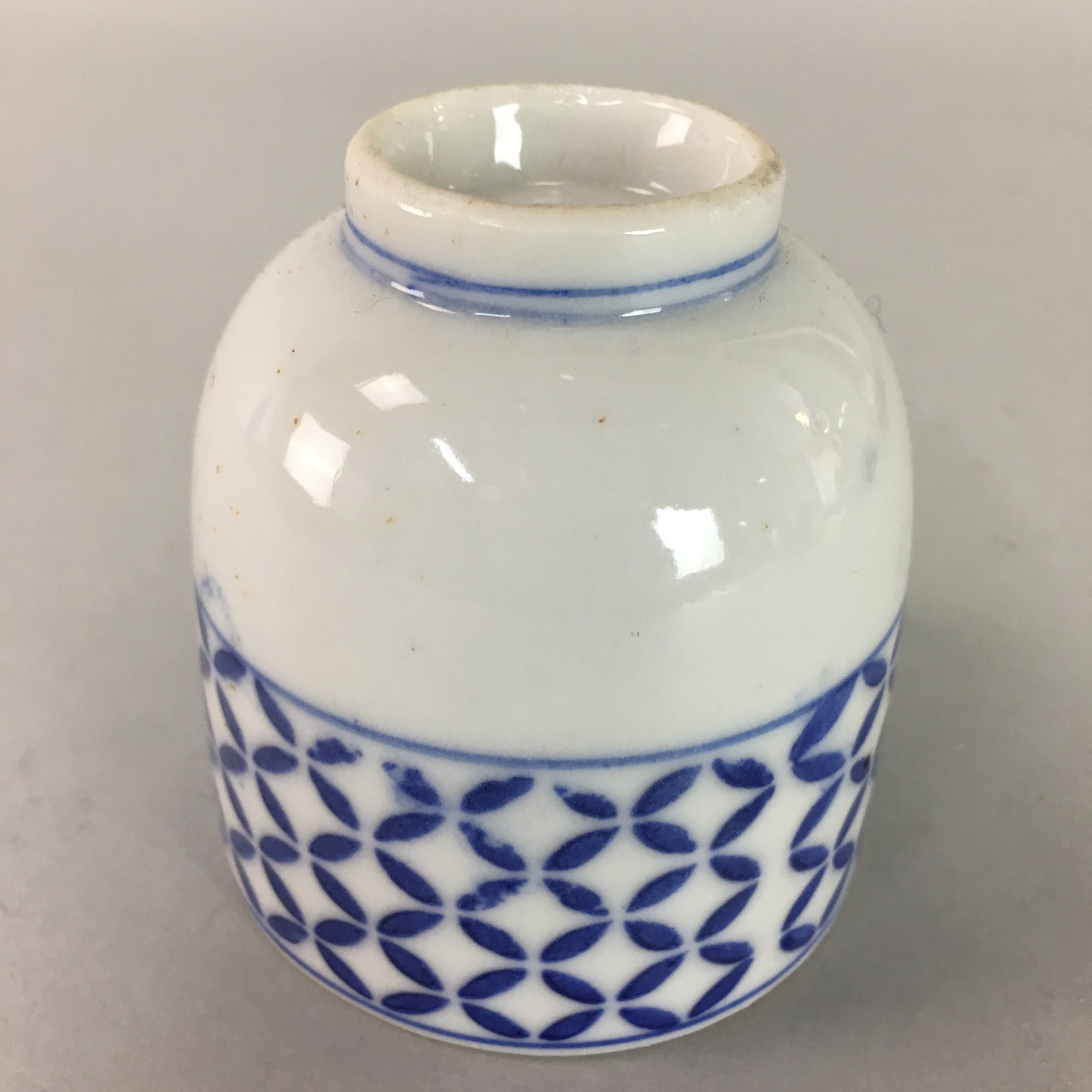 Japanese Porcelain Teacup Vtg Yunomi Sometsuke Blue White Shippo Sencha TC11