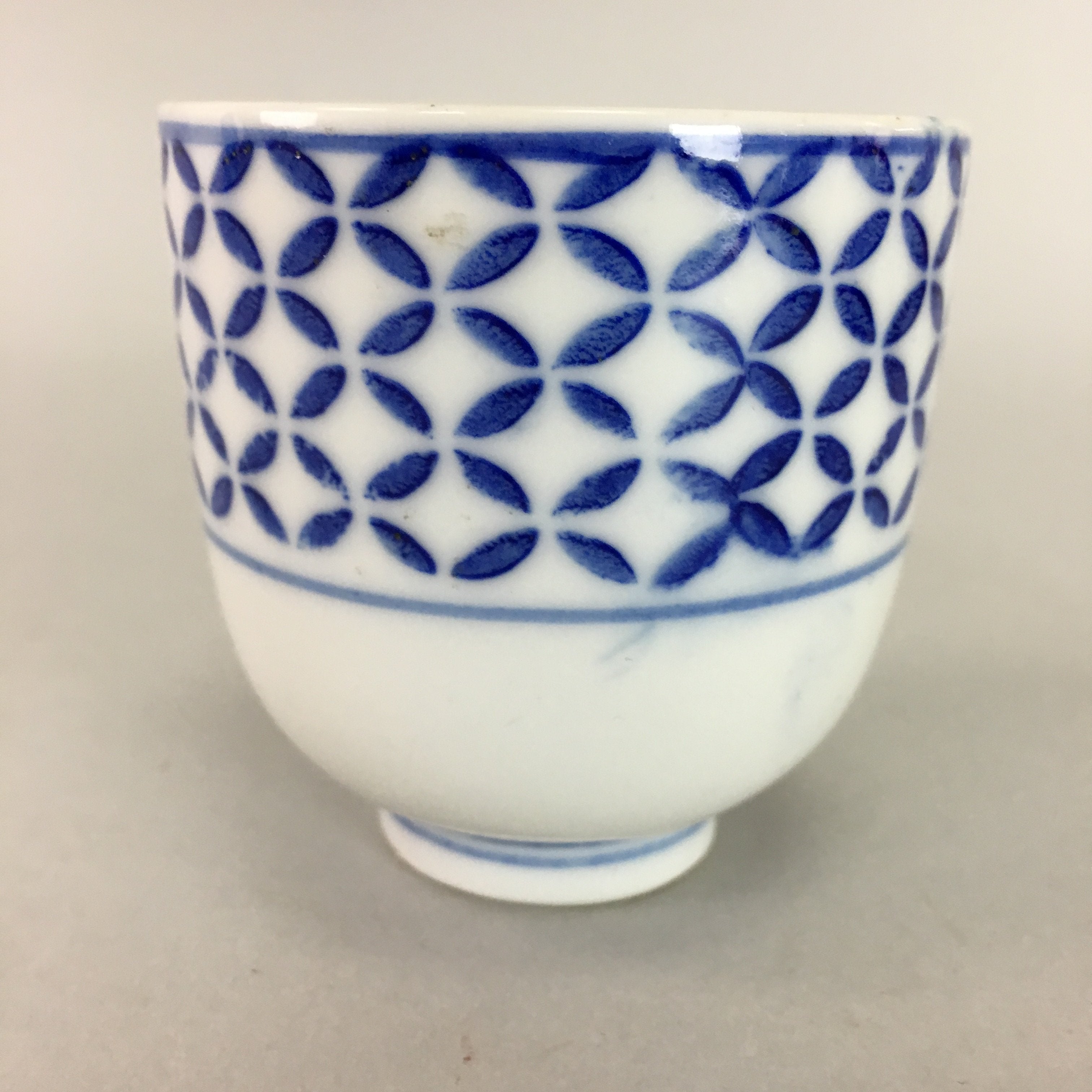 Japanese Porcelain Teacup Vtg Yunomi Sometsuke Blue White Shippo Sencha TC12