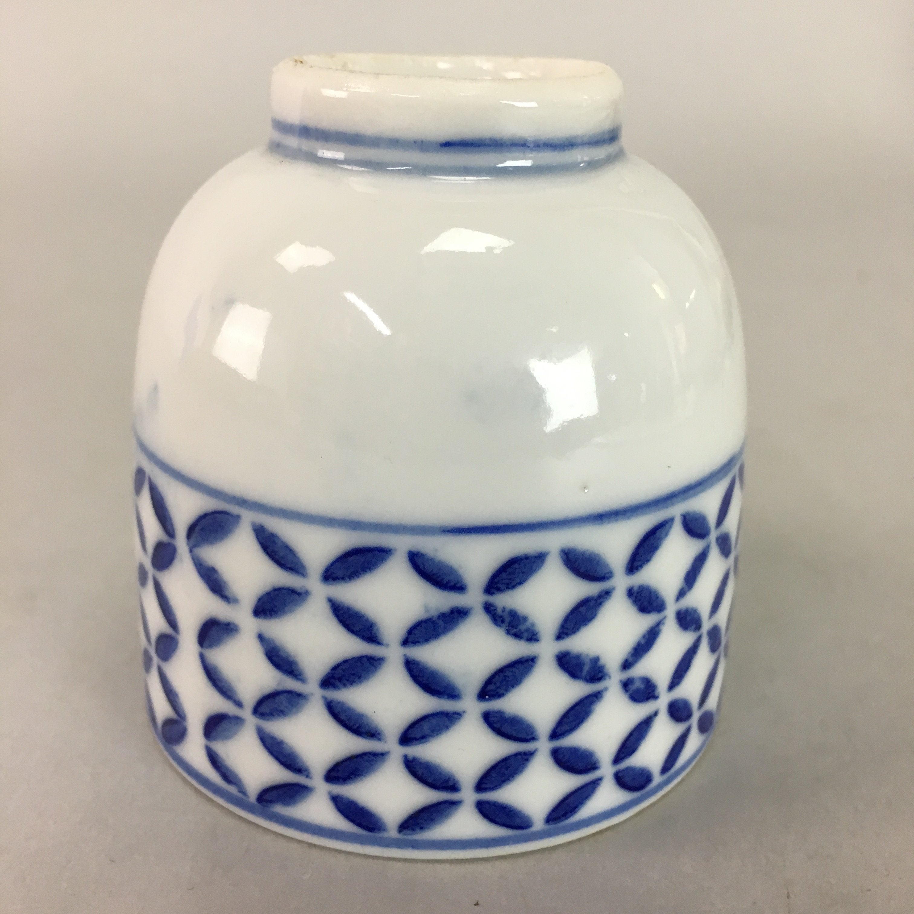 Japanese Porcelain Teacup Vtg Yunomi Sometsuke Blue White Shippo Sencha TC12