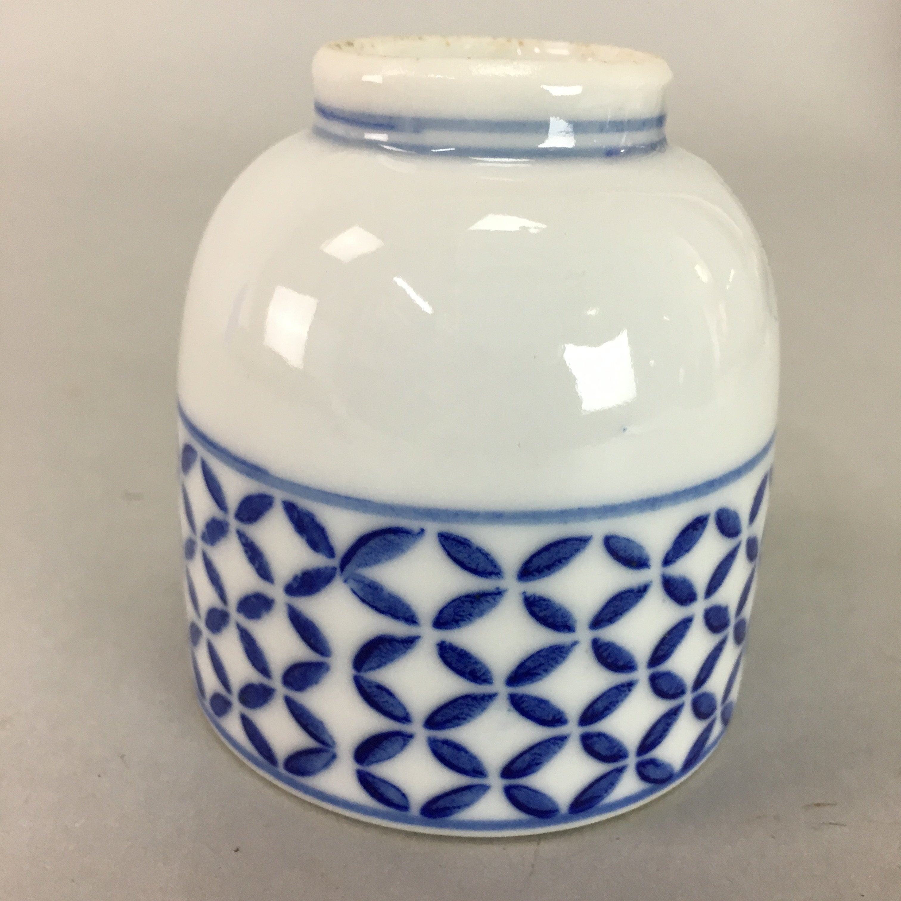 Japanese Porcelain Teacup Vtg Yunomi Sometsuke Blue White Shippo Sencha TC12