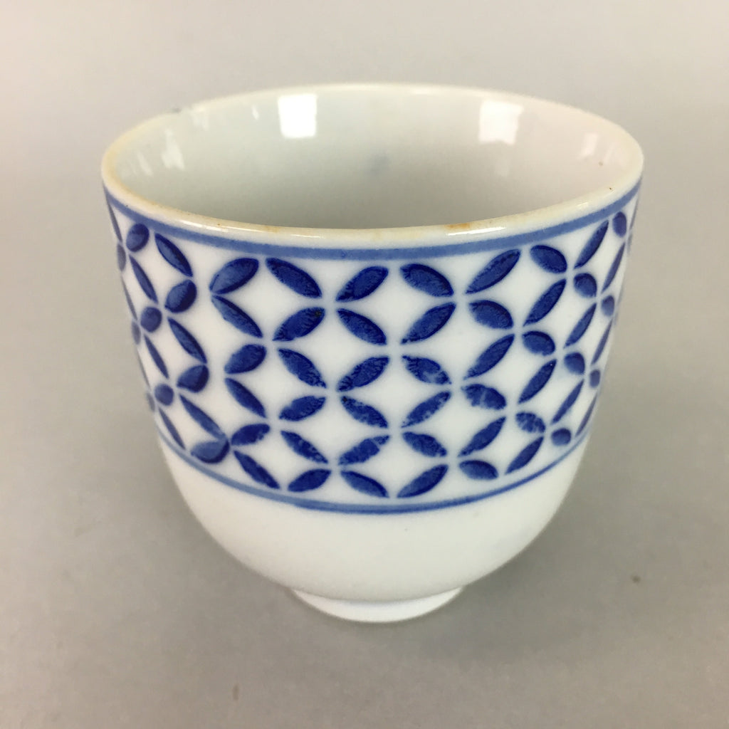 Japanese Porcelain Teacup Vtg Yunomi Sometsuke Blue White Shippo Sencha TC12