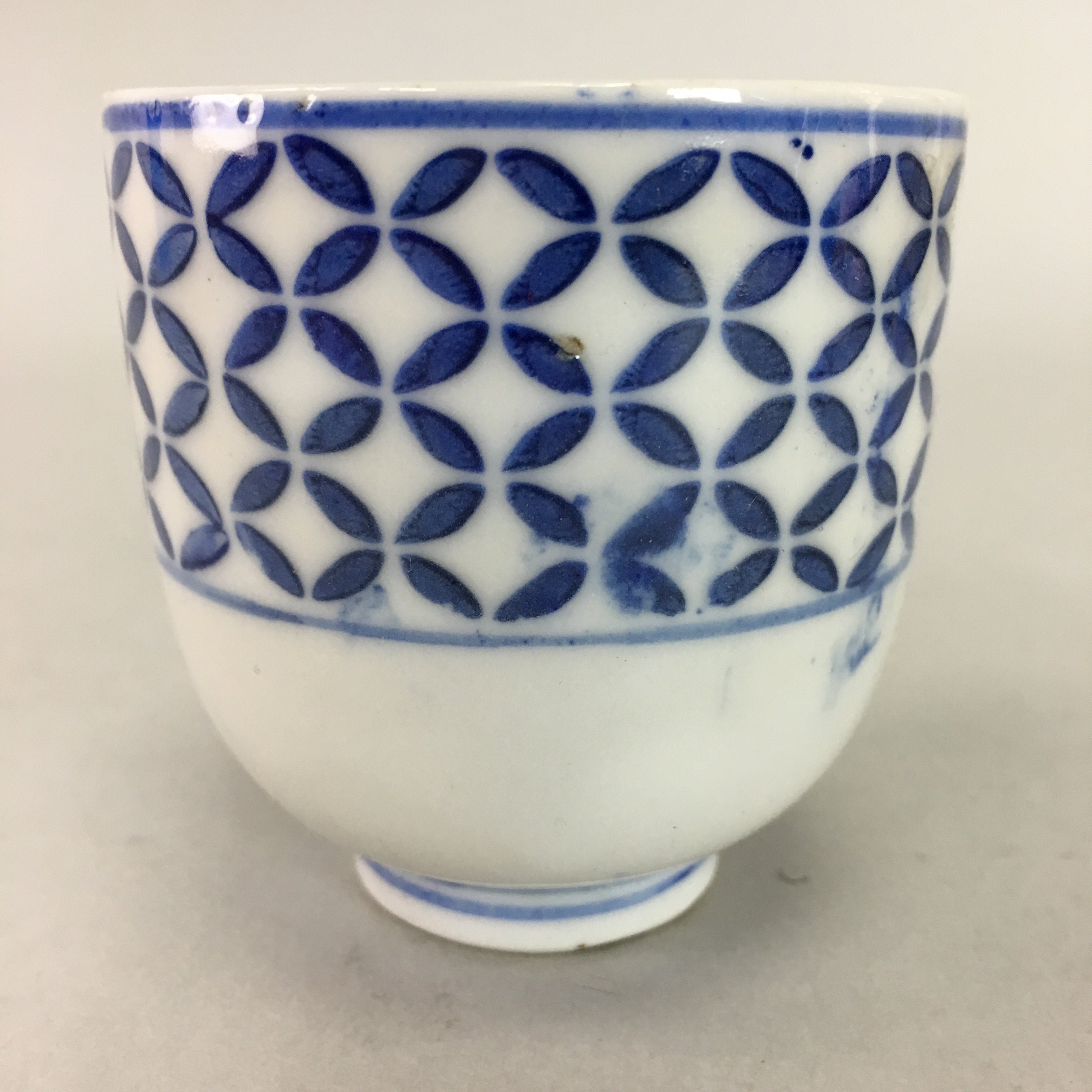 Japanese Porcelain Teacup Vtg Yunomi Sometsuke Blue White Shippo Sencha TC13