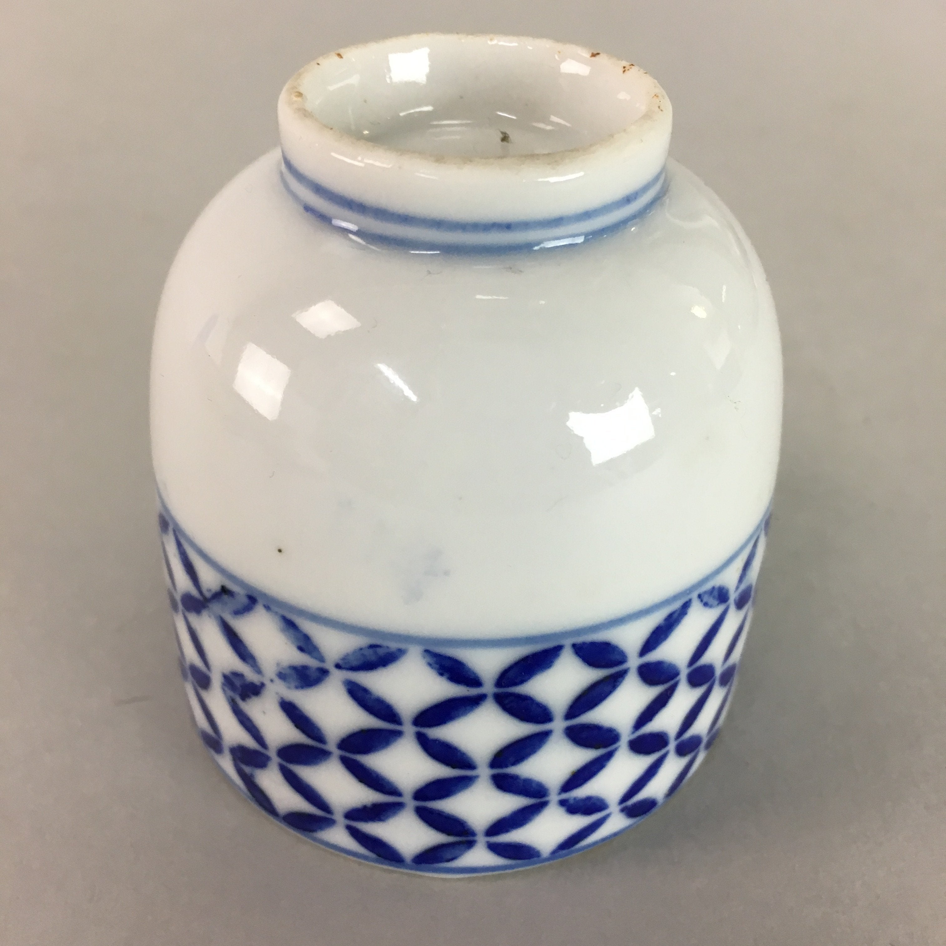 Japanese Porcelain Teacup Vtg Yunomi Sometsuke Blue White Shippo Sencha TC15