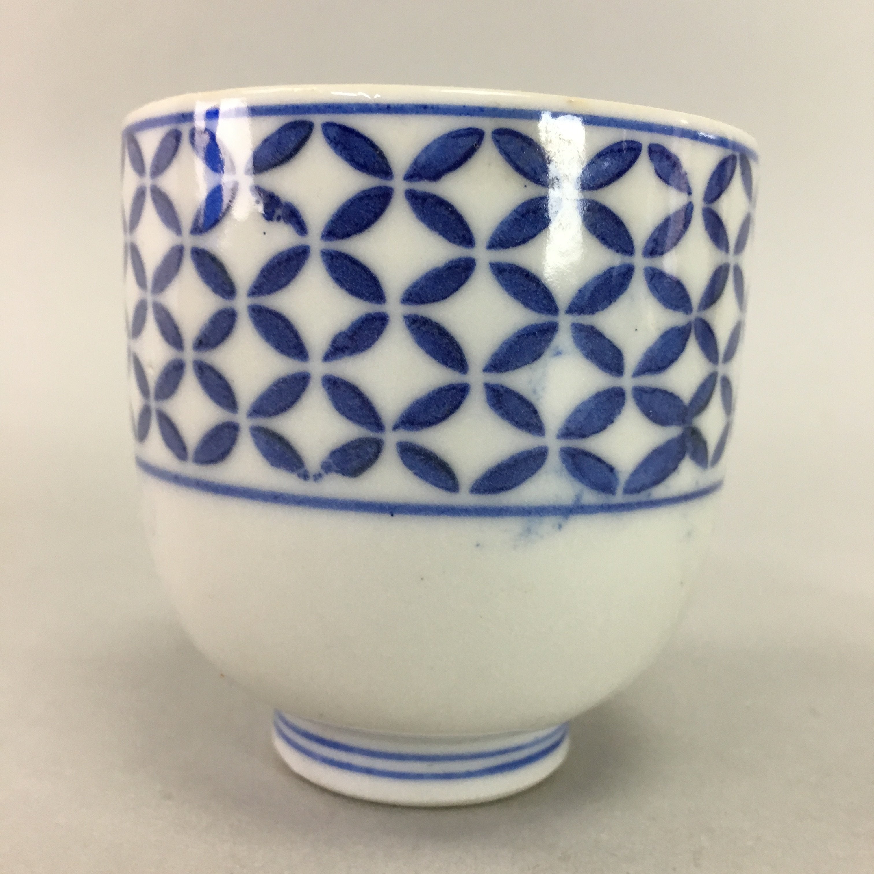 Japanese Porcelain Teacup Vtg Yunomi Sometsuke Blue White Shippo Sencha TC2