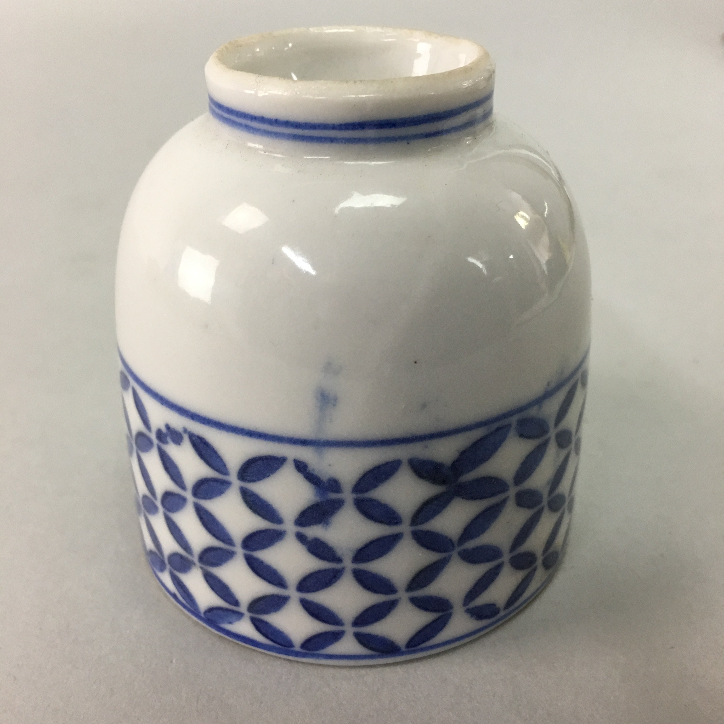 Japanese Porcelain Teacup Vtg Yunomi Sometsuke Blue White Shippo Sencha TC2