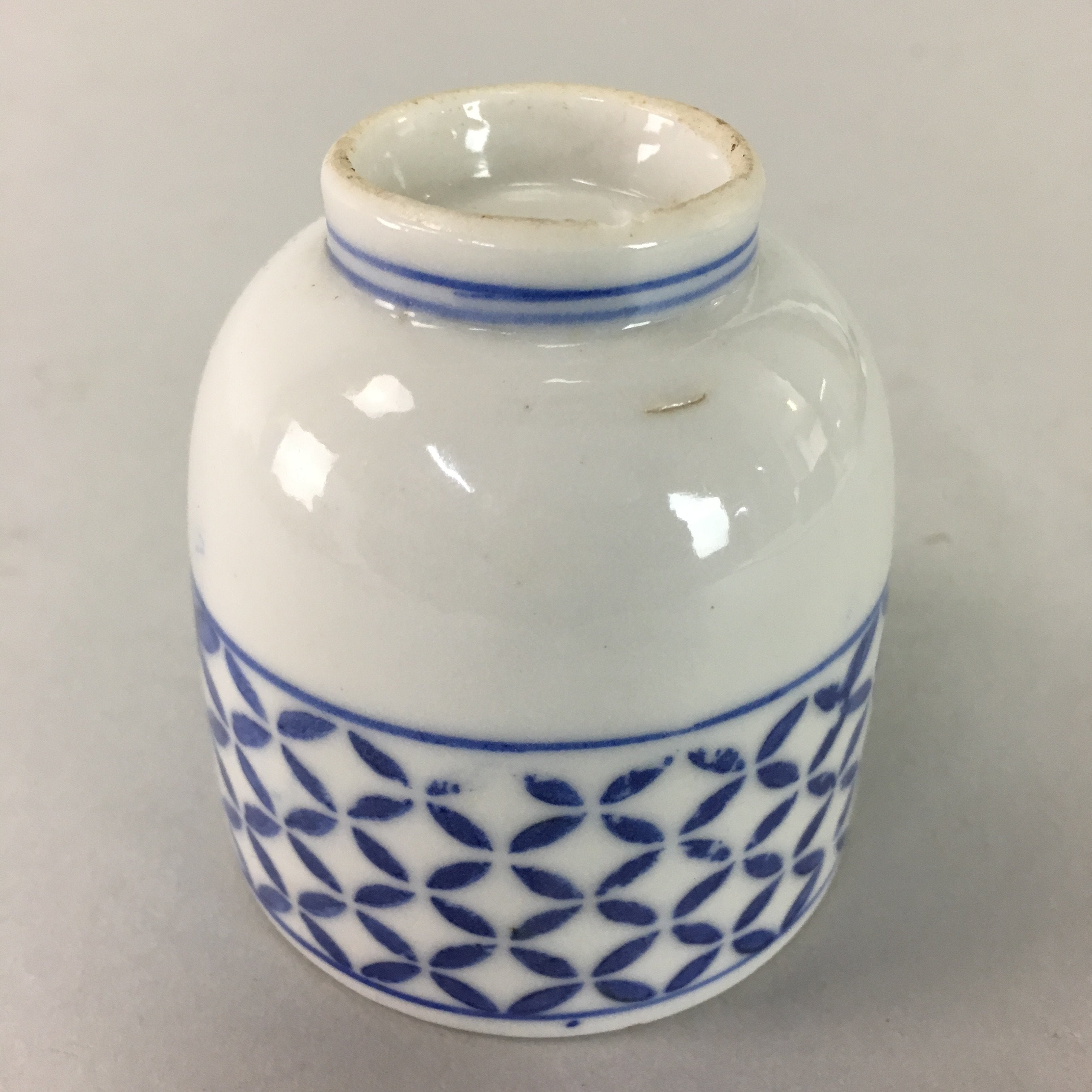 Japanese Porcelain Teacup Vtg Yunomi Sometsuke Blue White Shippo Sencha TC4