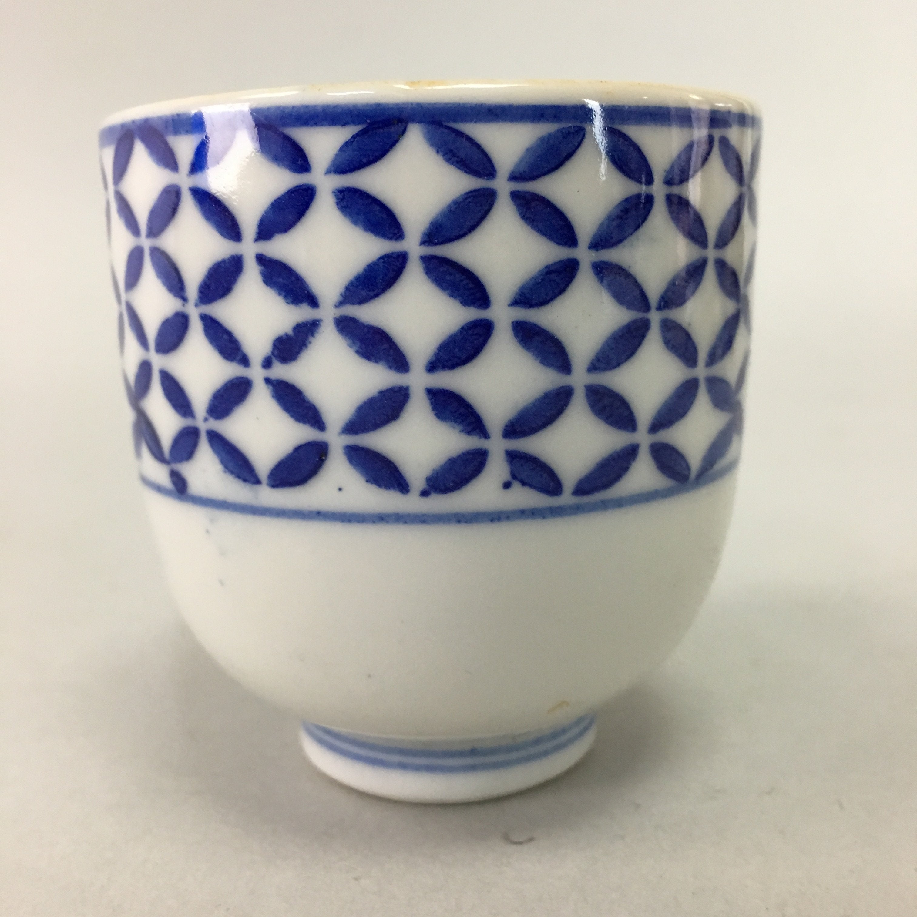 Japanese Porcelain Teacup Vtg Yunomi Sometsuke Blue White Shippo Sencha TC5
