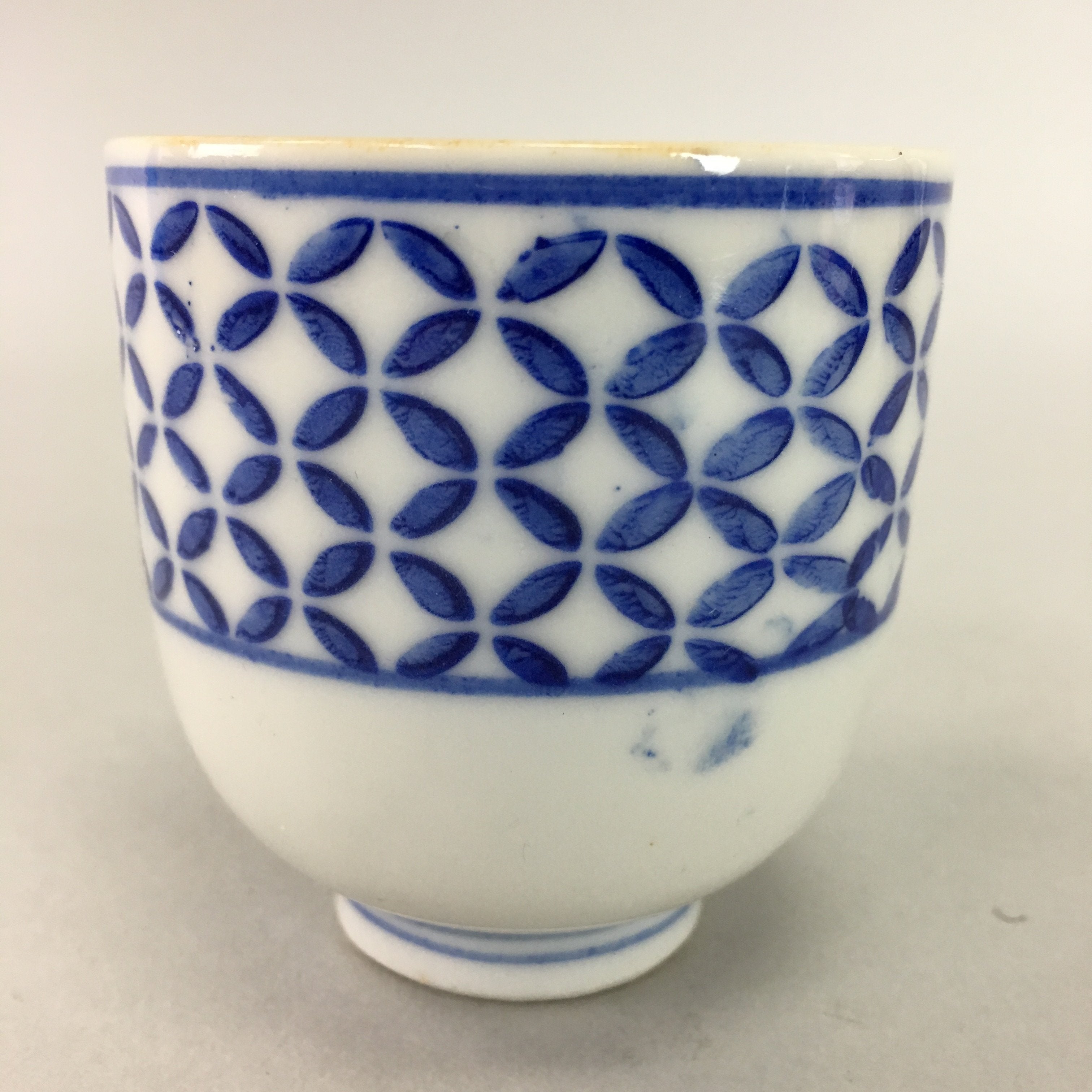 Japanese Porcelain Teacup Vtg Yunomi Sometsuke Blue White Shippo Sencha TC9
